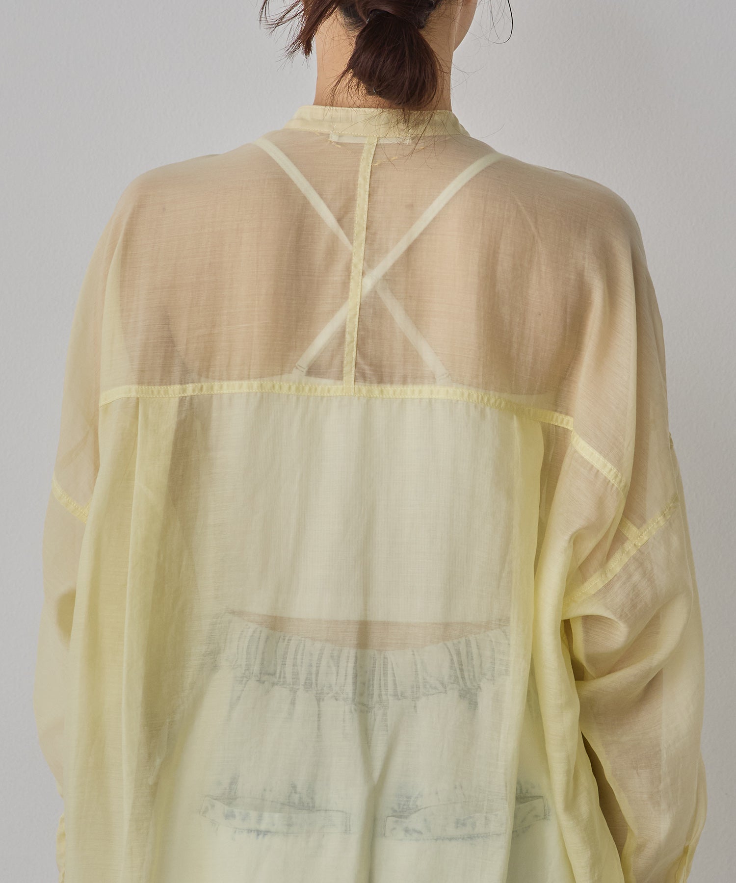 《一部予約》【WEB限定/別注】バンドカラー シアーシャツ