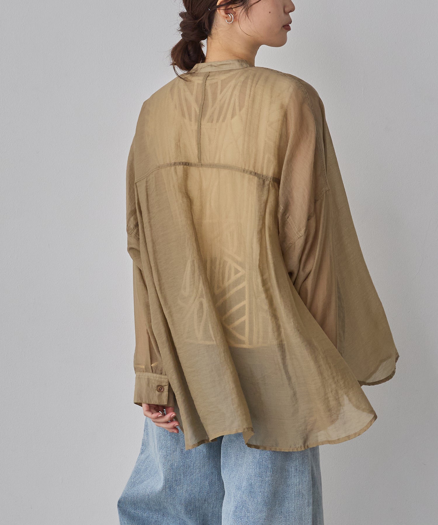 《一部予約》【WEB限定/別注】バンドカラー シアーシャツ