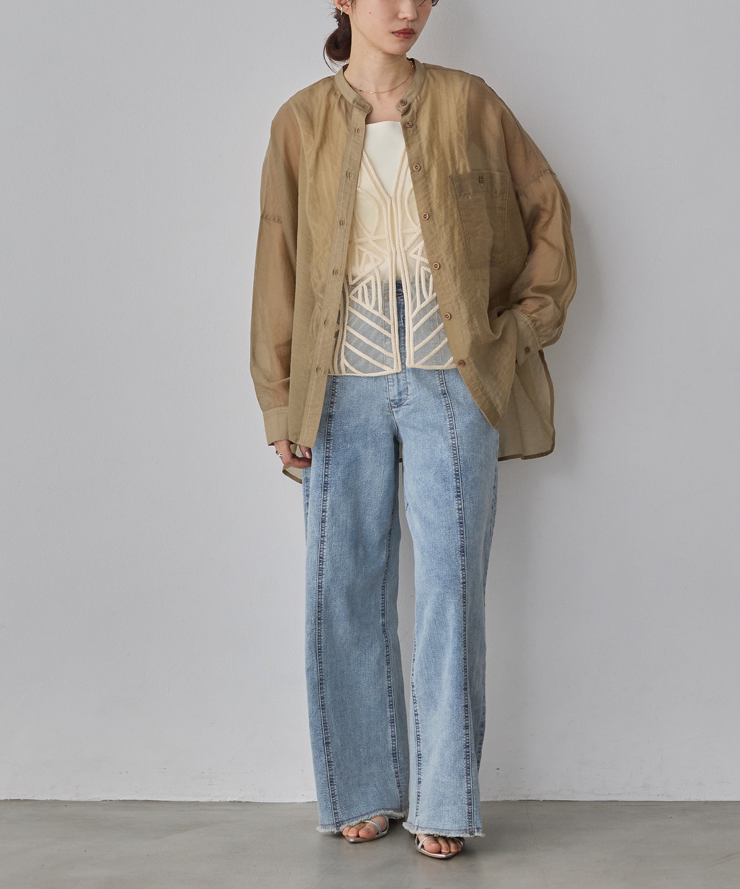 《一部予約》【WEB限定/別注】バンドカラー シアーシャツ