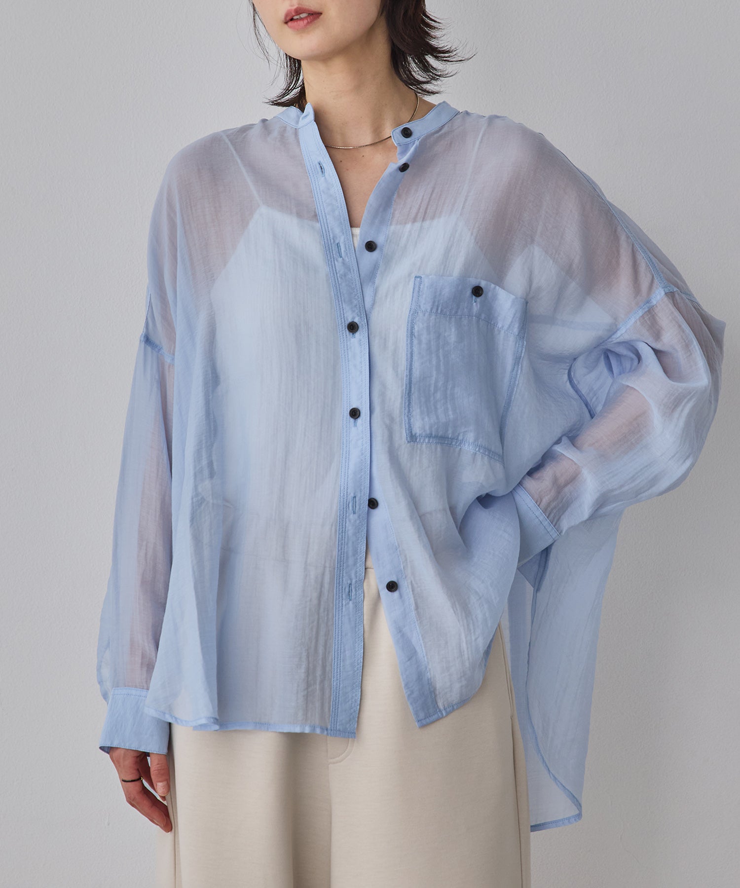 《一部予約》【WEB限定/別注】バンドカラー シアーシャツ