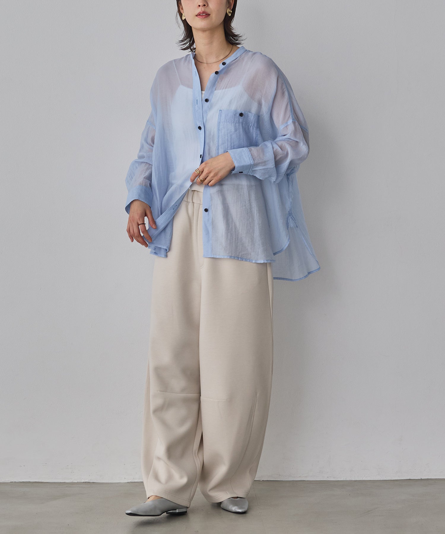 《一部予約》【WEB限定/別注】バンドカラー シアーシャツ