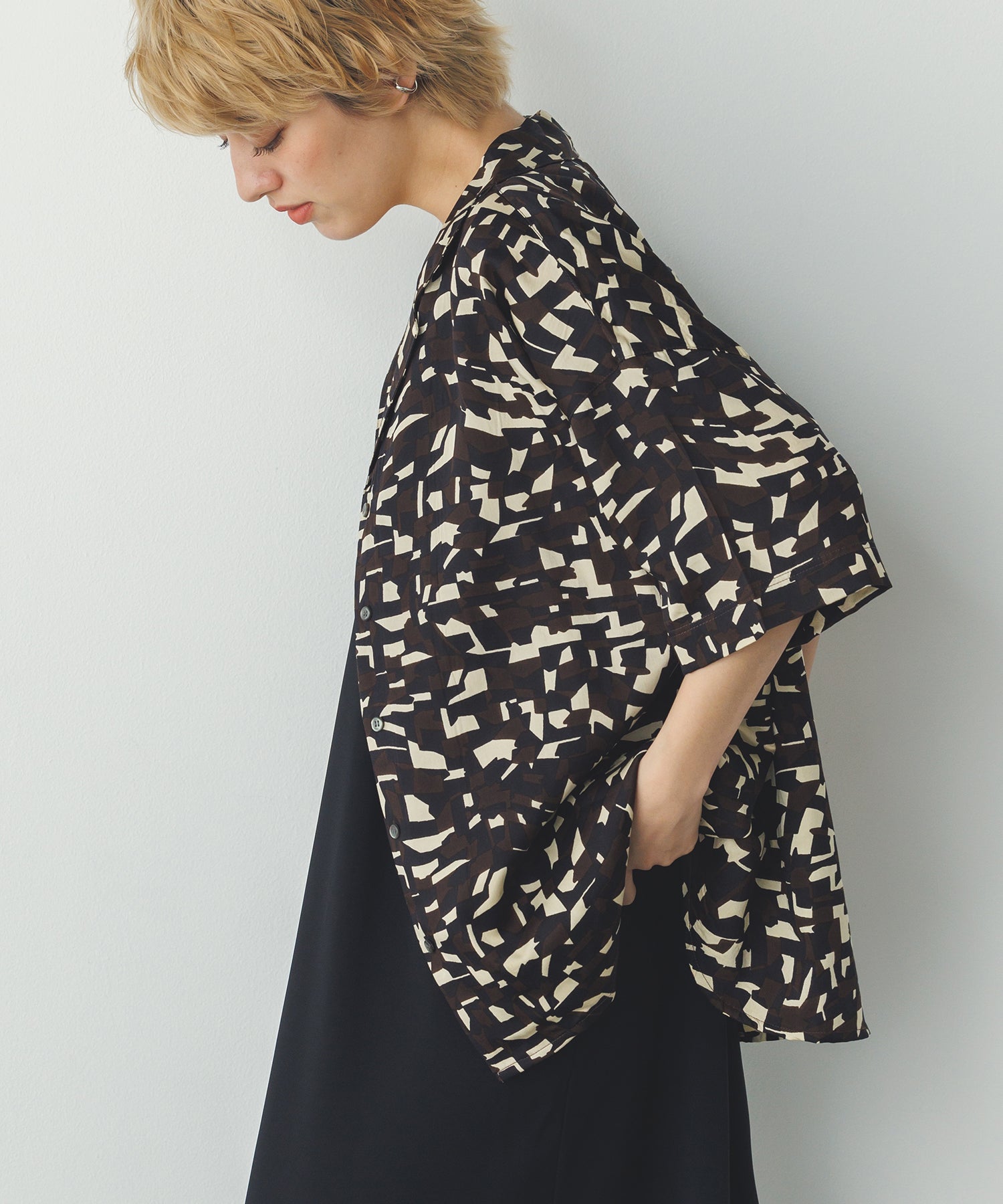 GEOMETRIC PRINT SHIRT