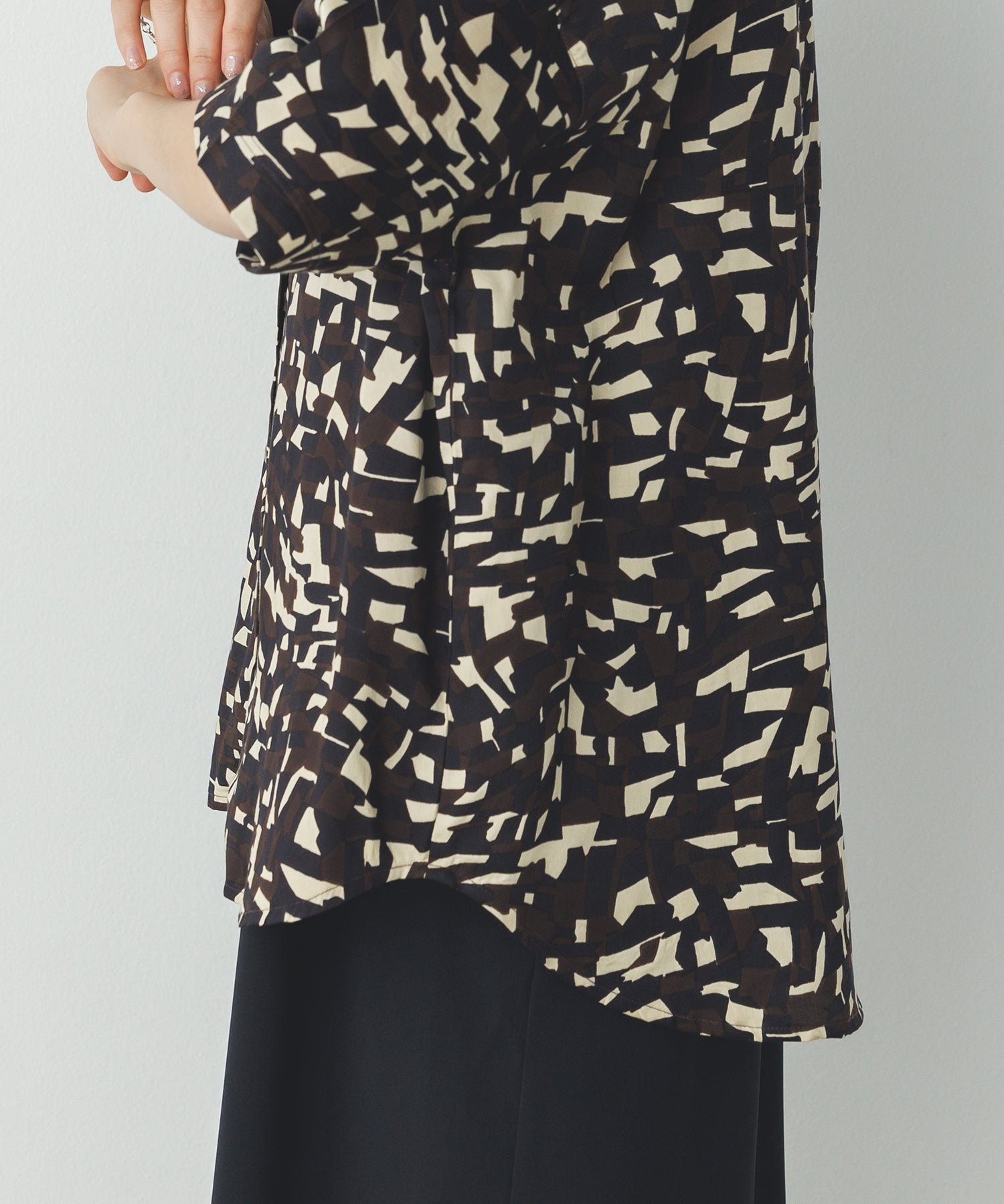 GEOMETRIC PRINT SHIRT