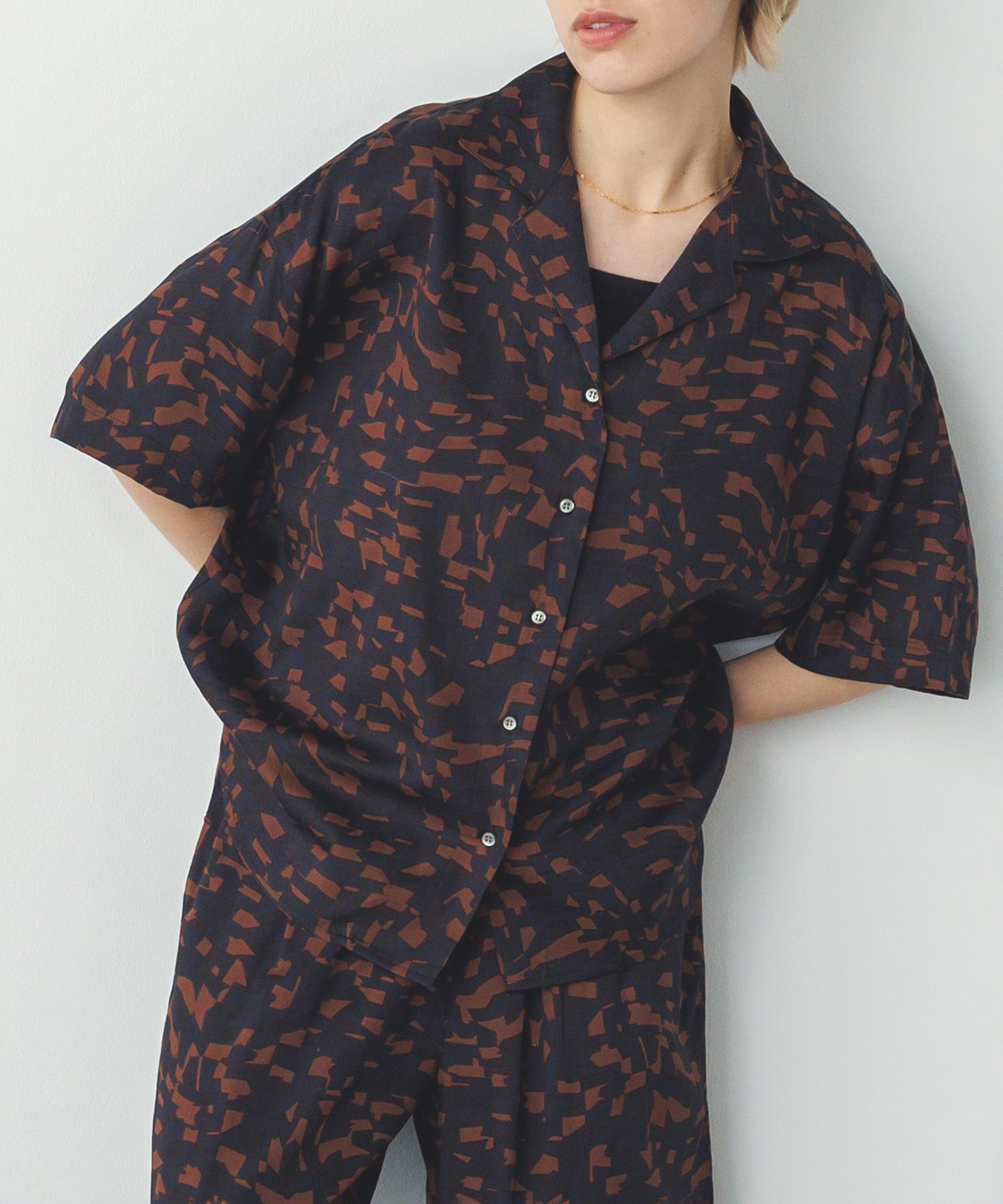 GEOMETRIC PRINT SHIRT