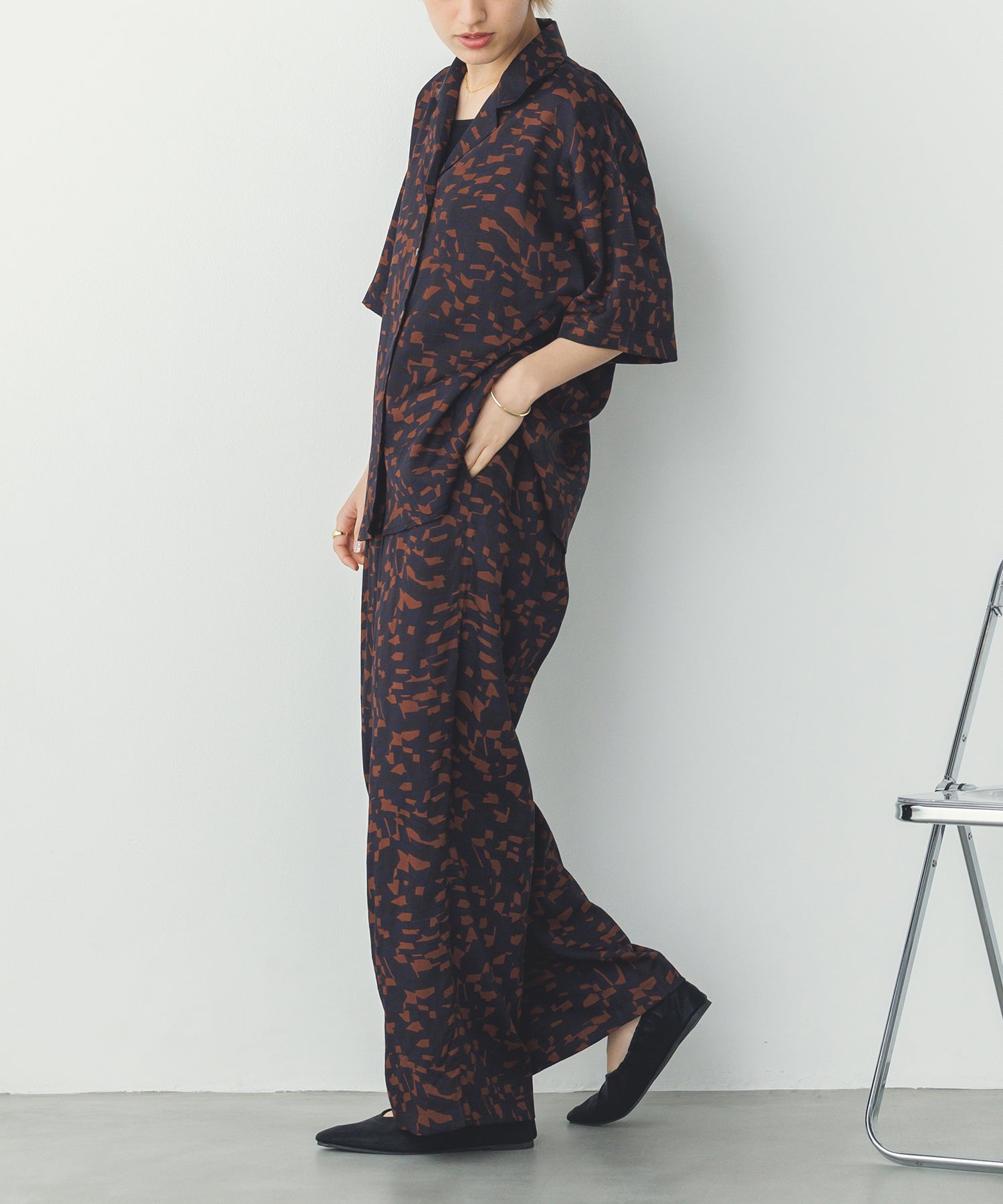 GEOMETRIC PRINT SHIRT