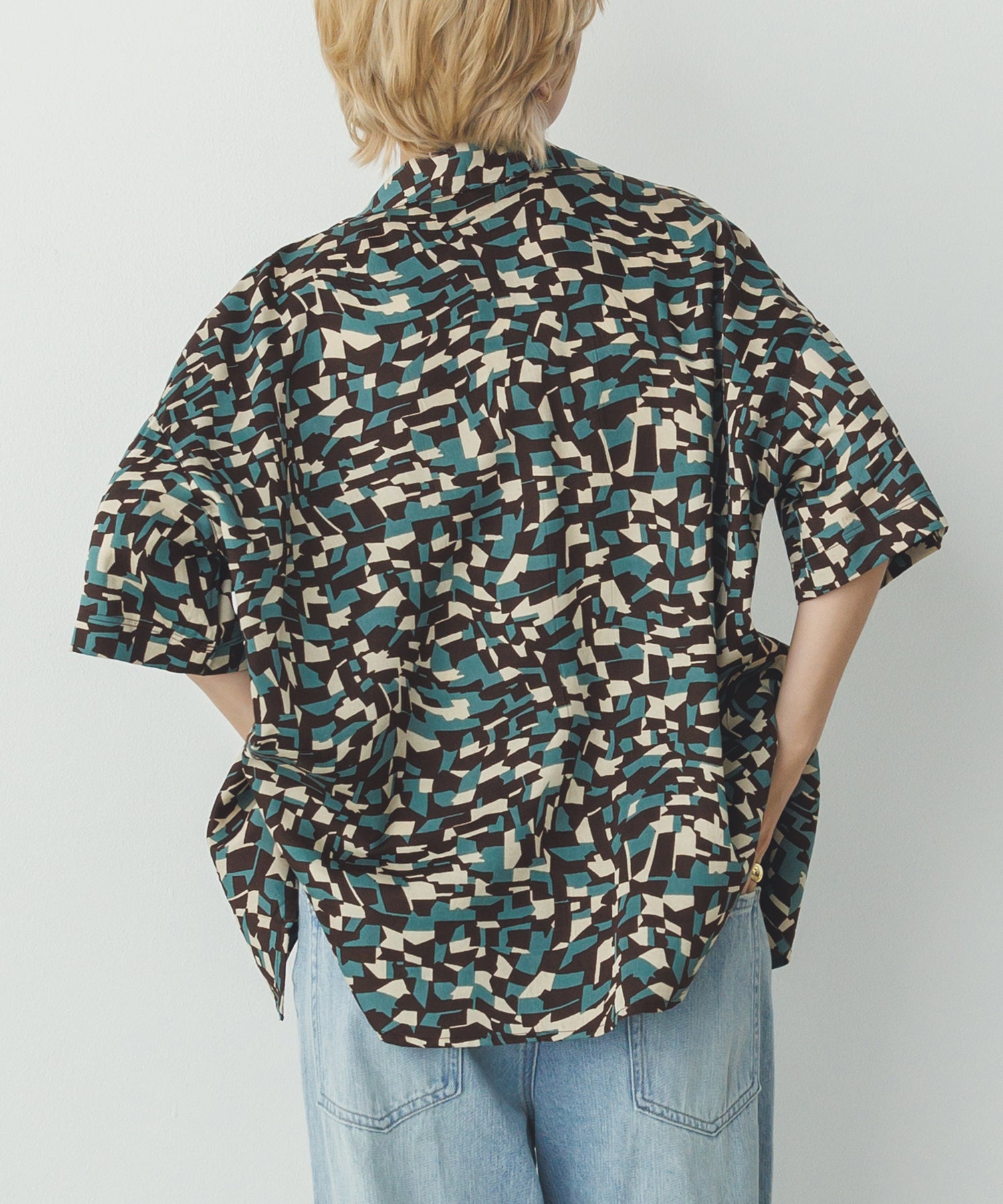 GEOMETRIC PRINT SHIRT