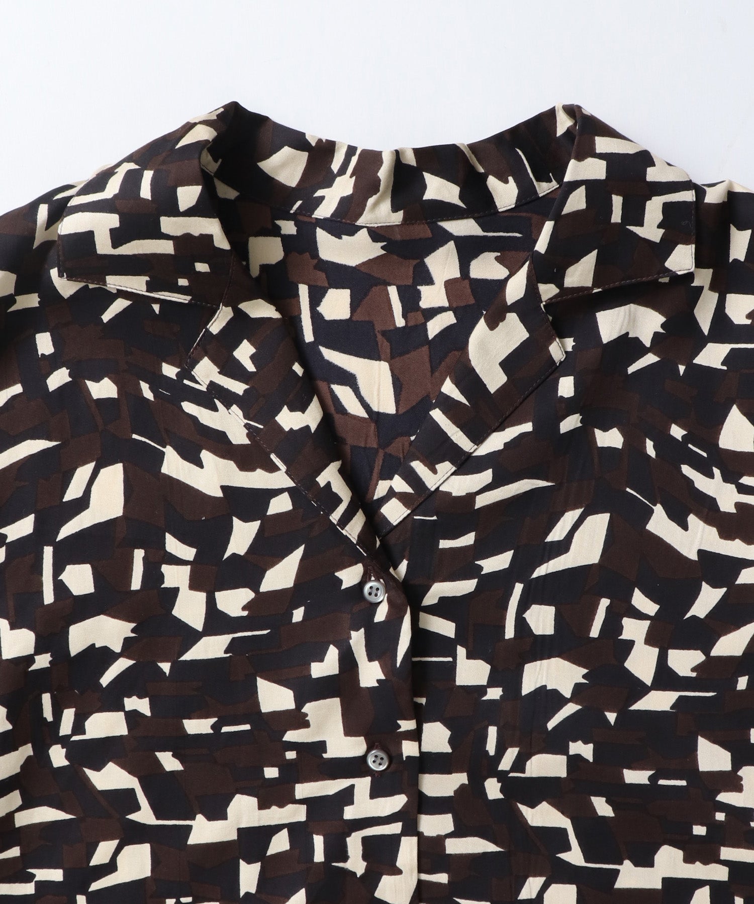 GEOMETRIC PRINT SHIRT