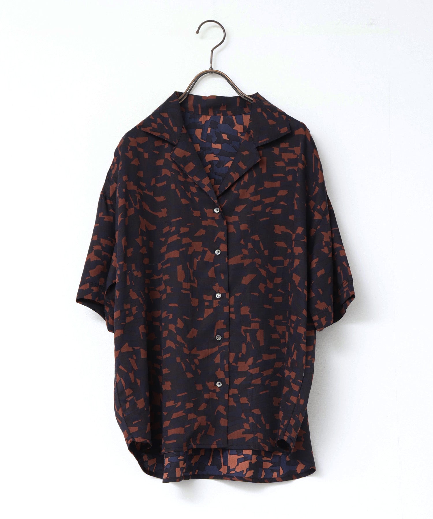 GEOMETRIC PRINT SHIRT