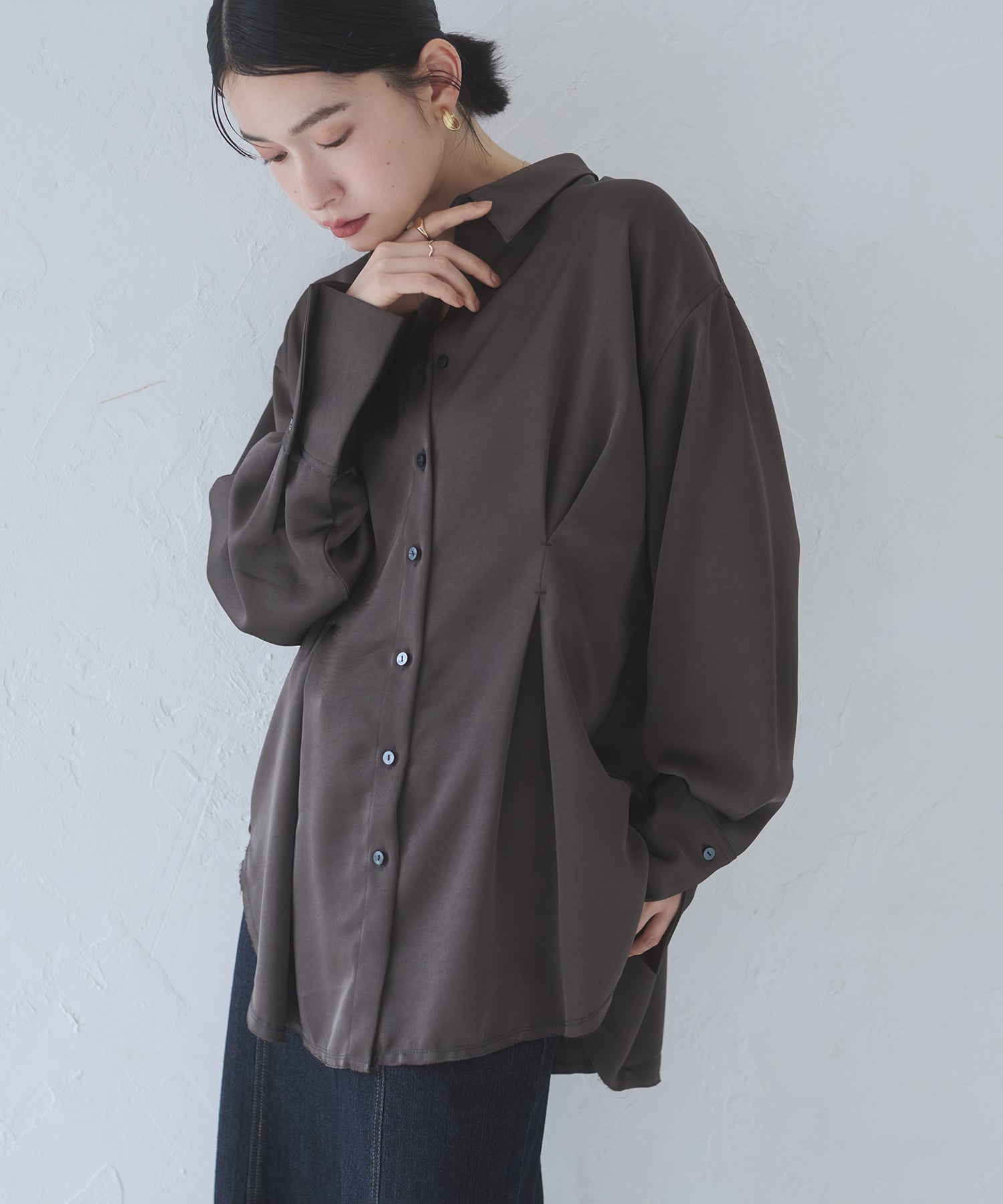 MATTE SATIN TUCK SHIRT