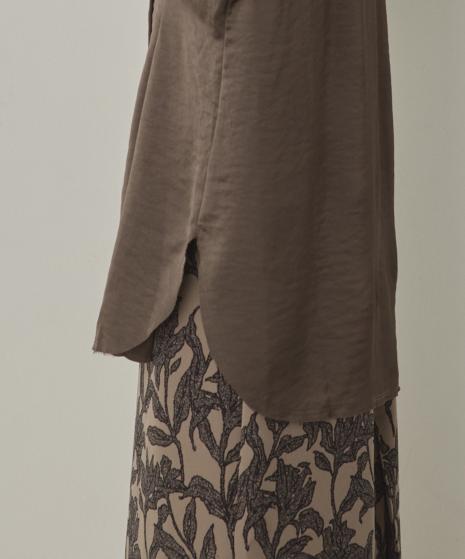 MATTE SATIN TUCK SHIRT