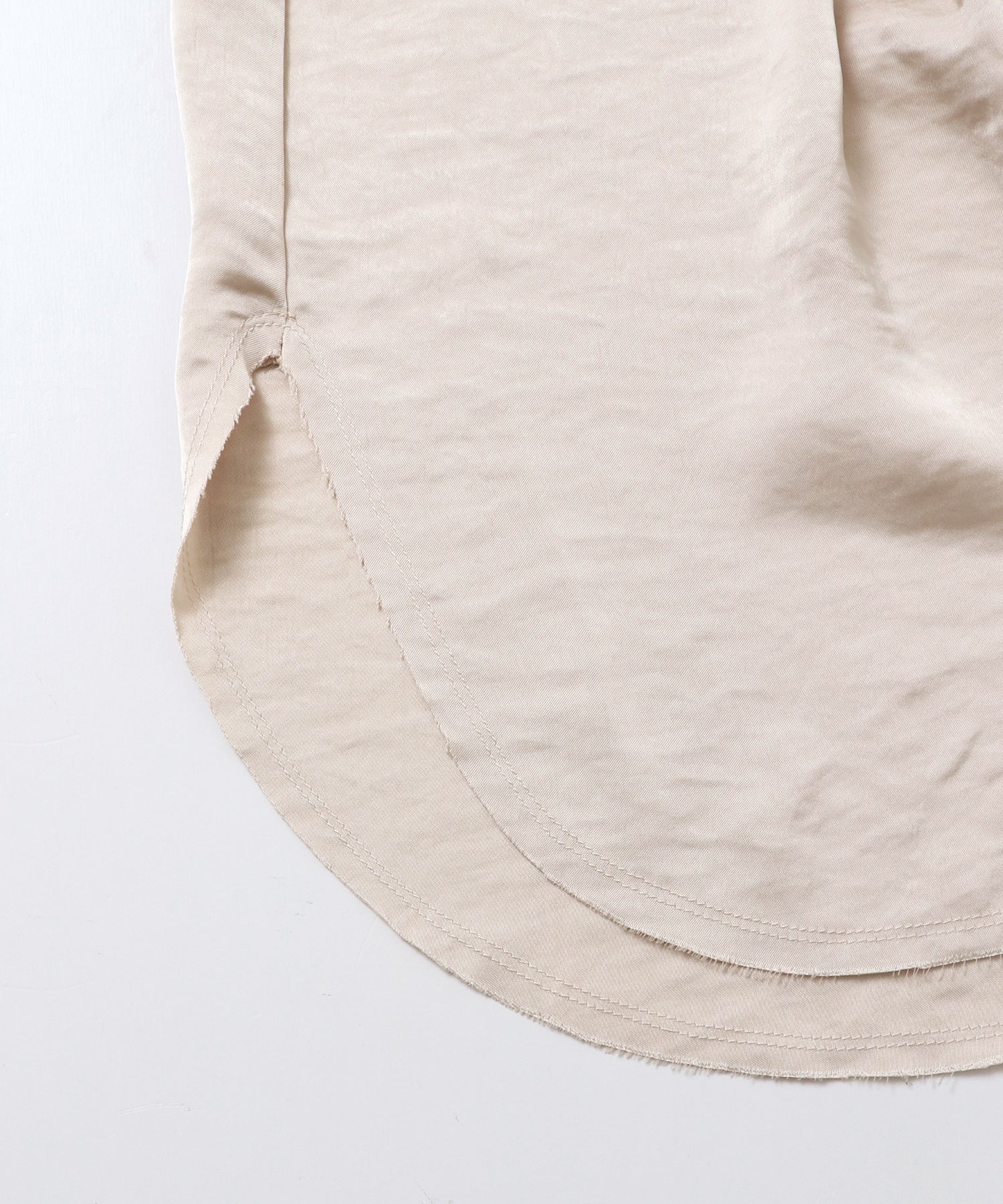 MATTE SATIN TUCK SHIRT
