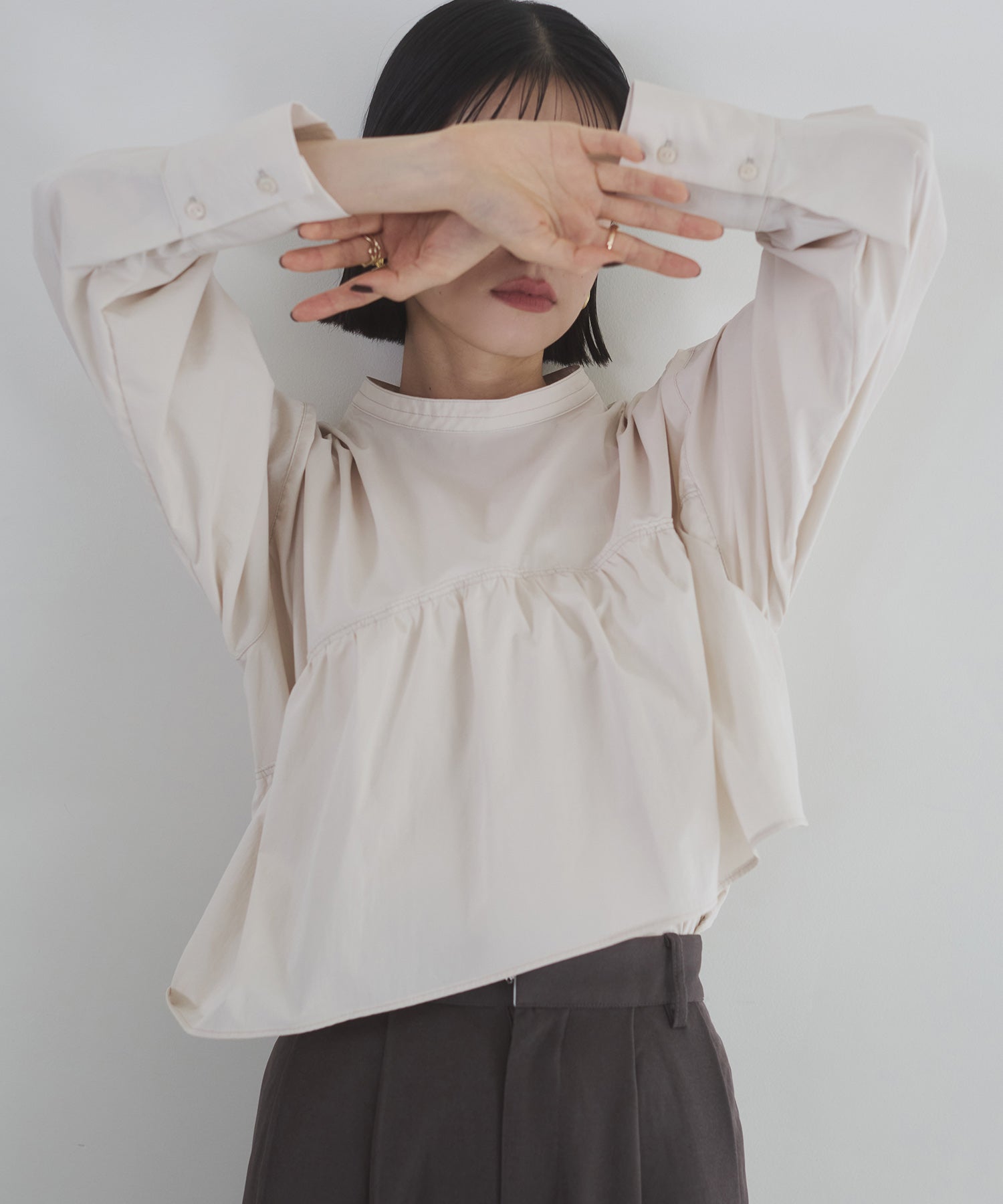 ポリエステルブロード 前後2WAYフリルシャツ