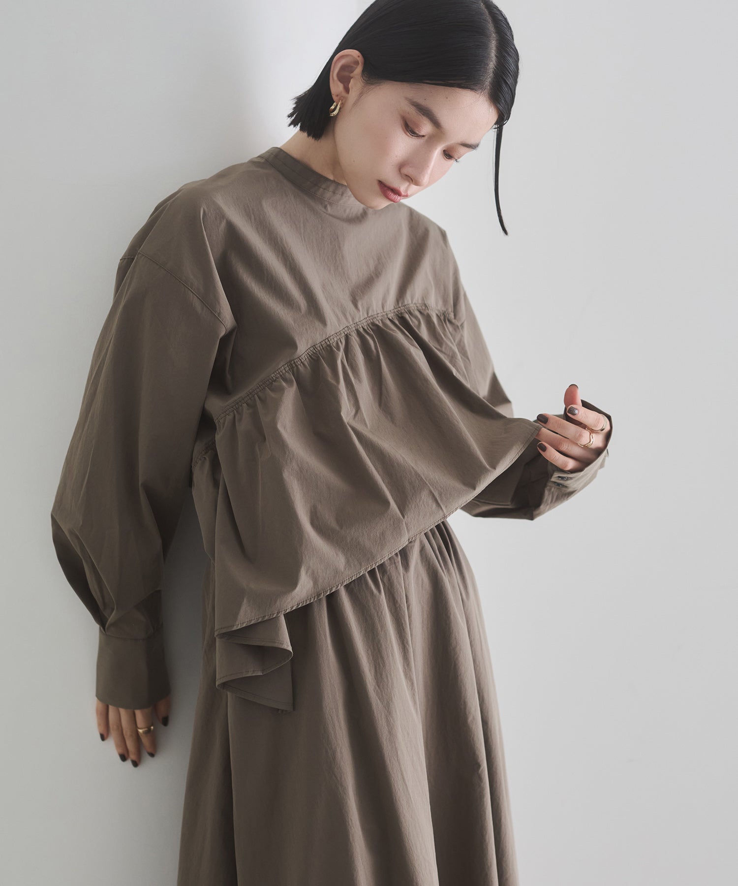 ポリエステルブロード 前後2WAYフリルシャツ