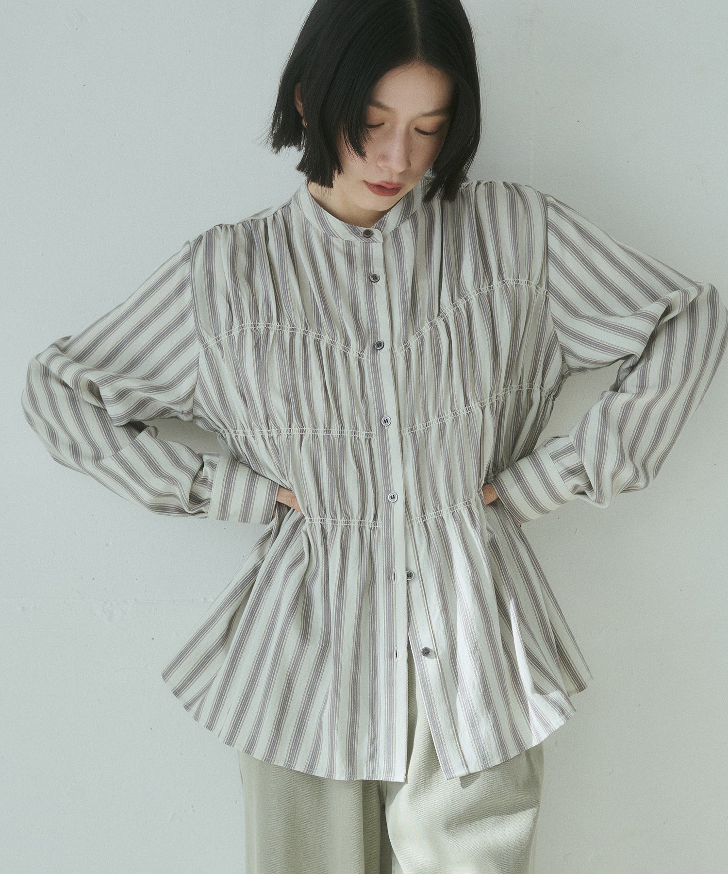 STRIPE SHIRRING SHIRT