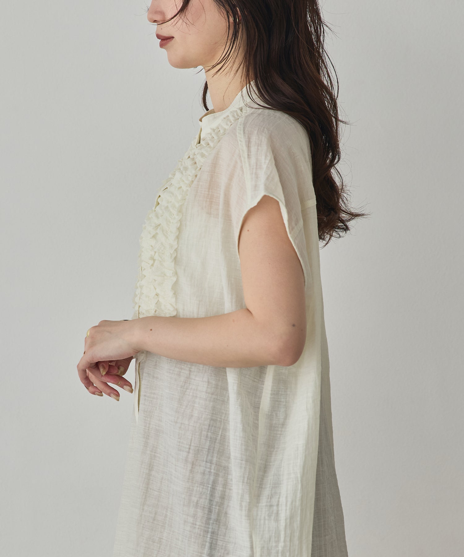 HIGH-TWIST SLUB FRILL BLOUSE