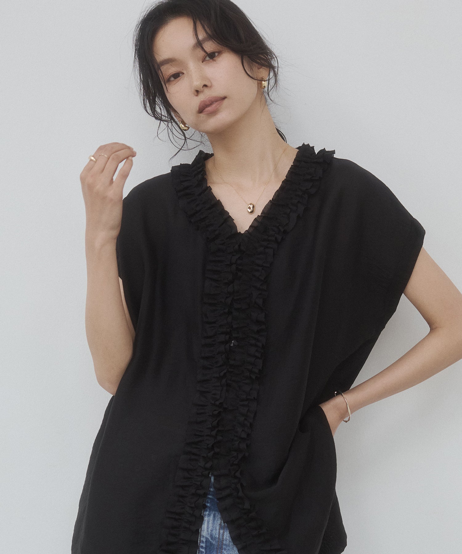 SOLID-COLOR / YARN-DYED CHECKERED FRILL SHIRT