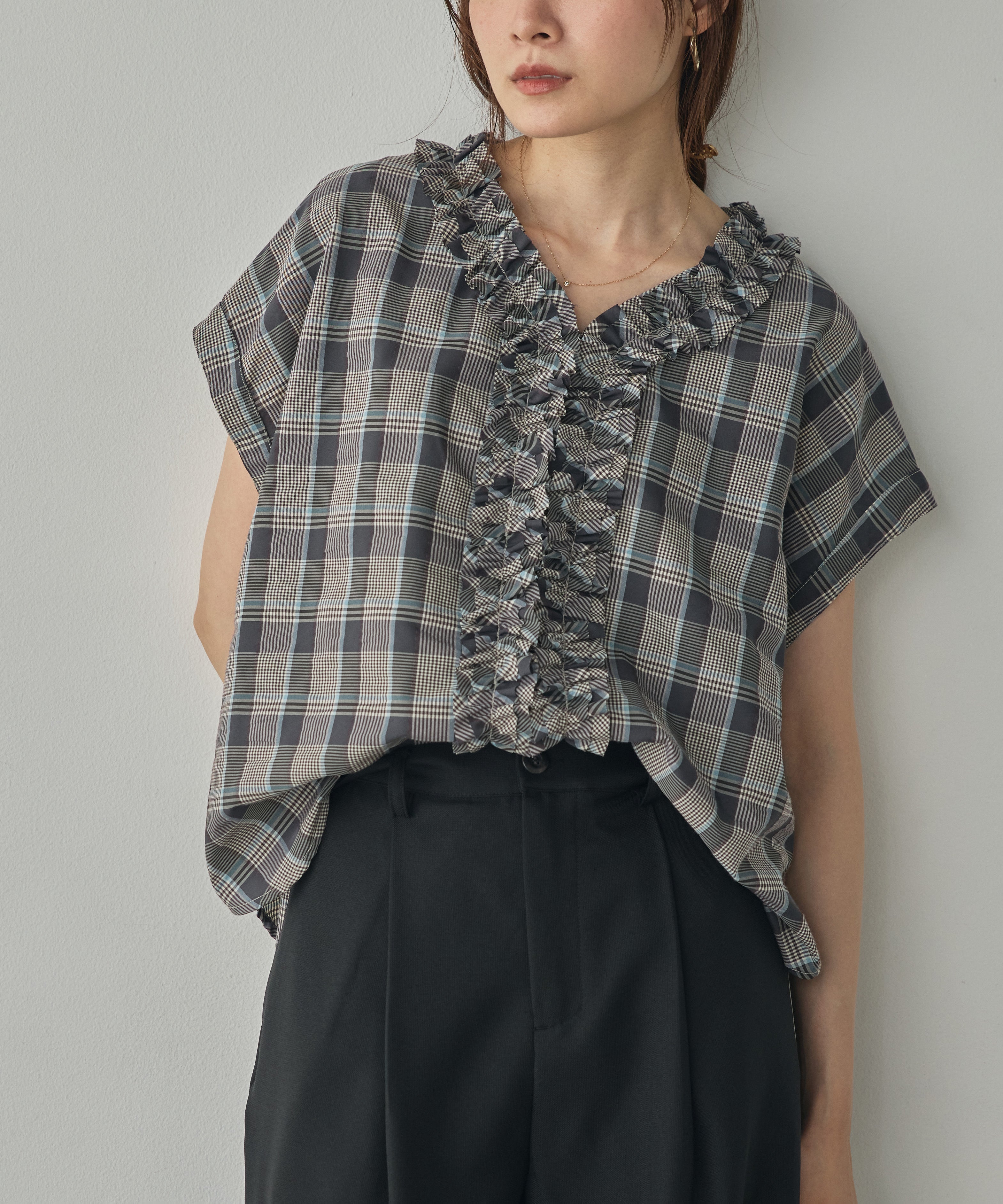 SOLID-COLOR / YARN-DYED CHECKERED FRILL SHIRT