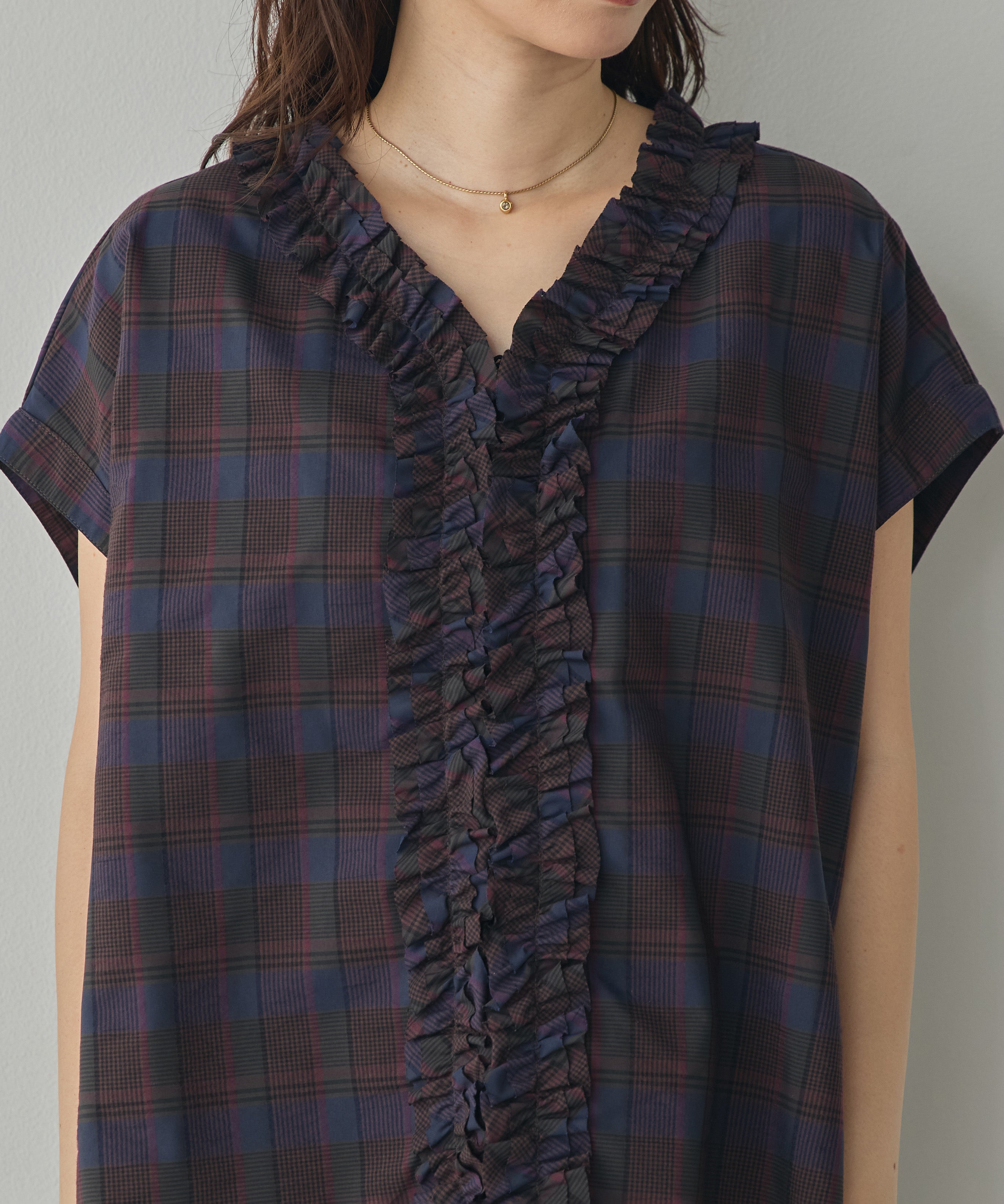 SOLID-COLOR / YARN-DYED CHECKERED FRILL SHIRT