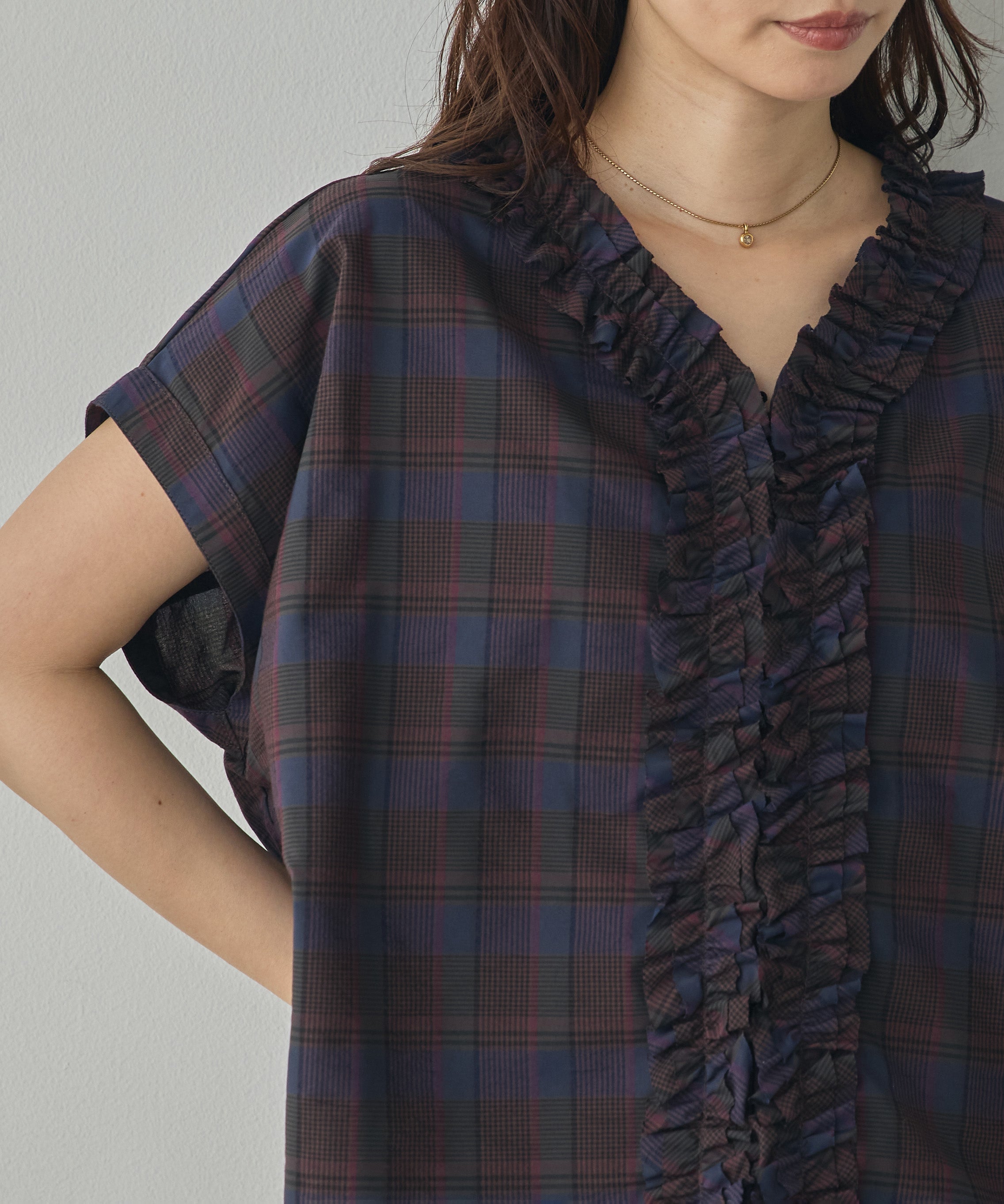 SOLID-COLOR / YARN-DYED CHECKERED FRILL SHIRT