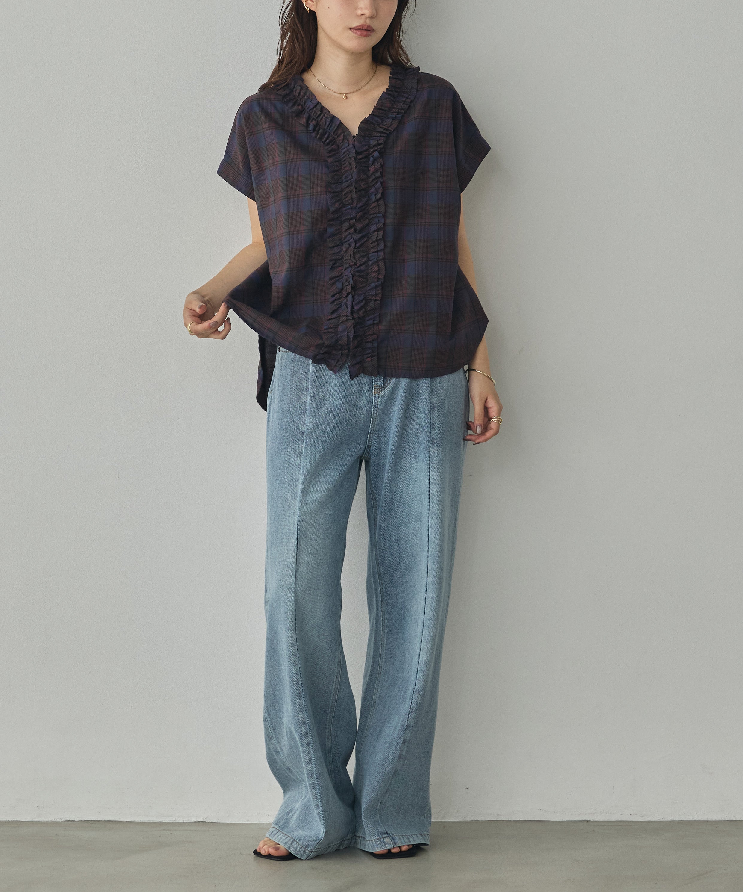 SOLID-COLOR / YARN-DYED CHECKERED FRILL SHIRT