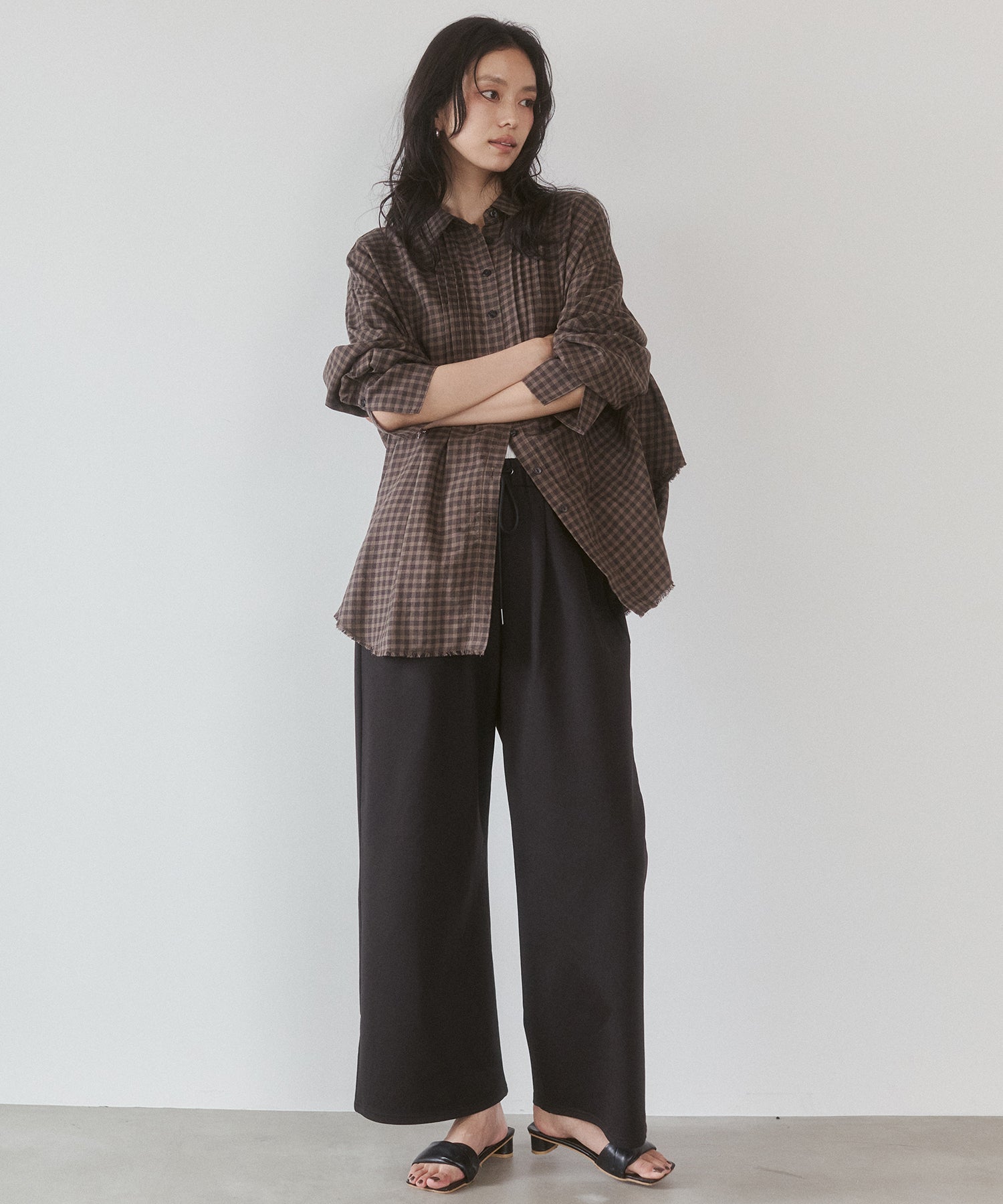 CHECKERED TUCKED-IN SHIRT