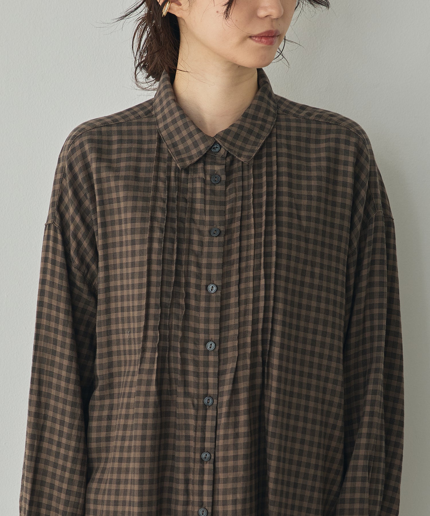 CHECKERED TUCKED-IN SHIRT