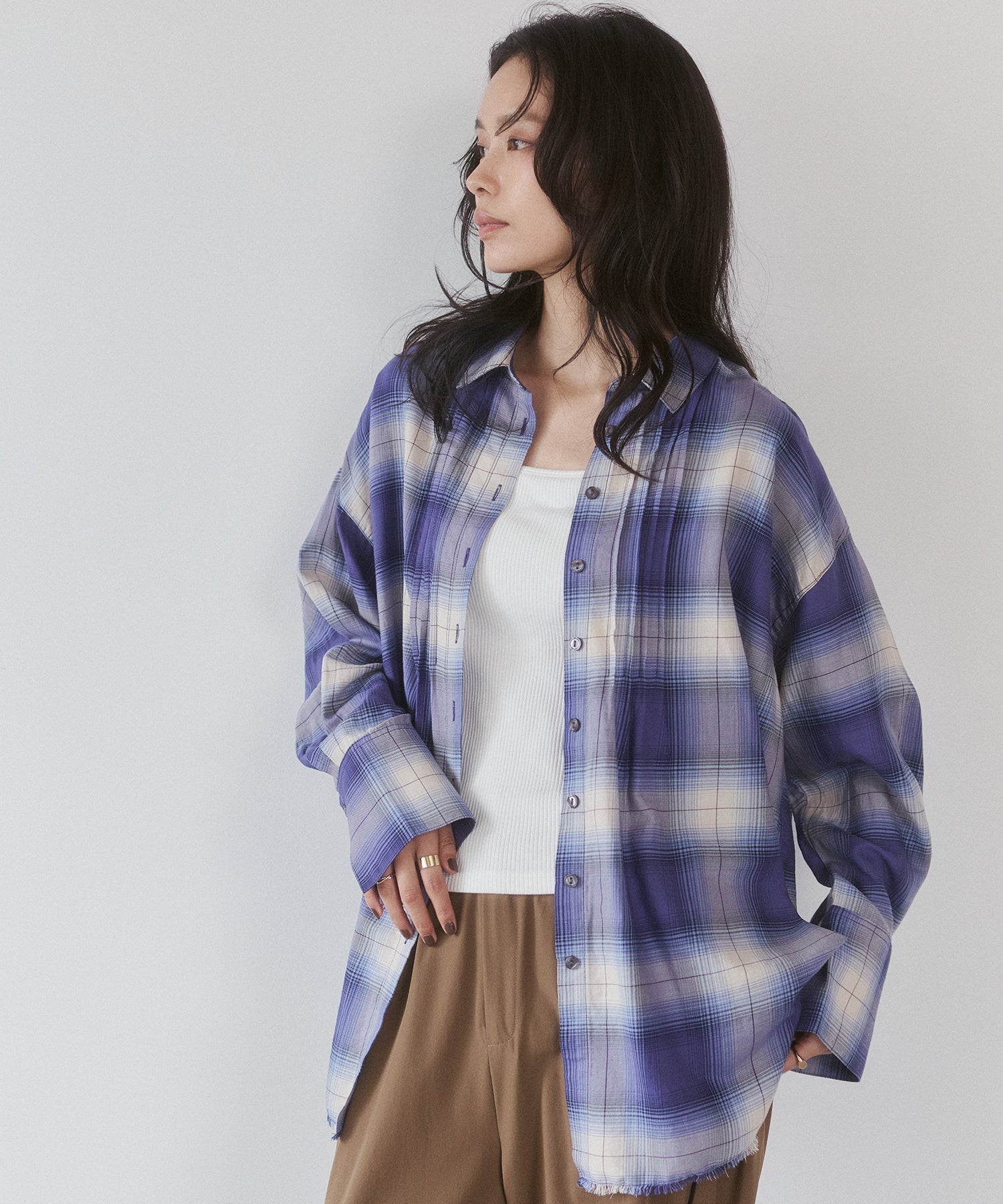 CHECKERED TUCKED-IN SHIRT