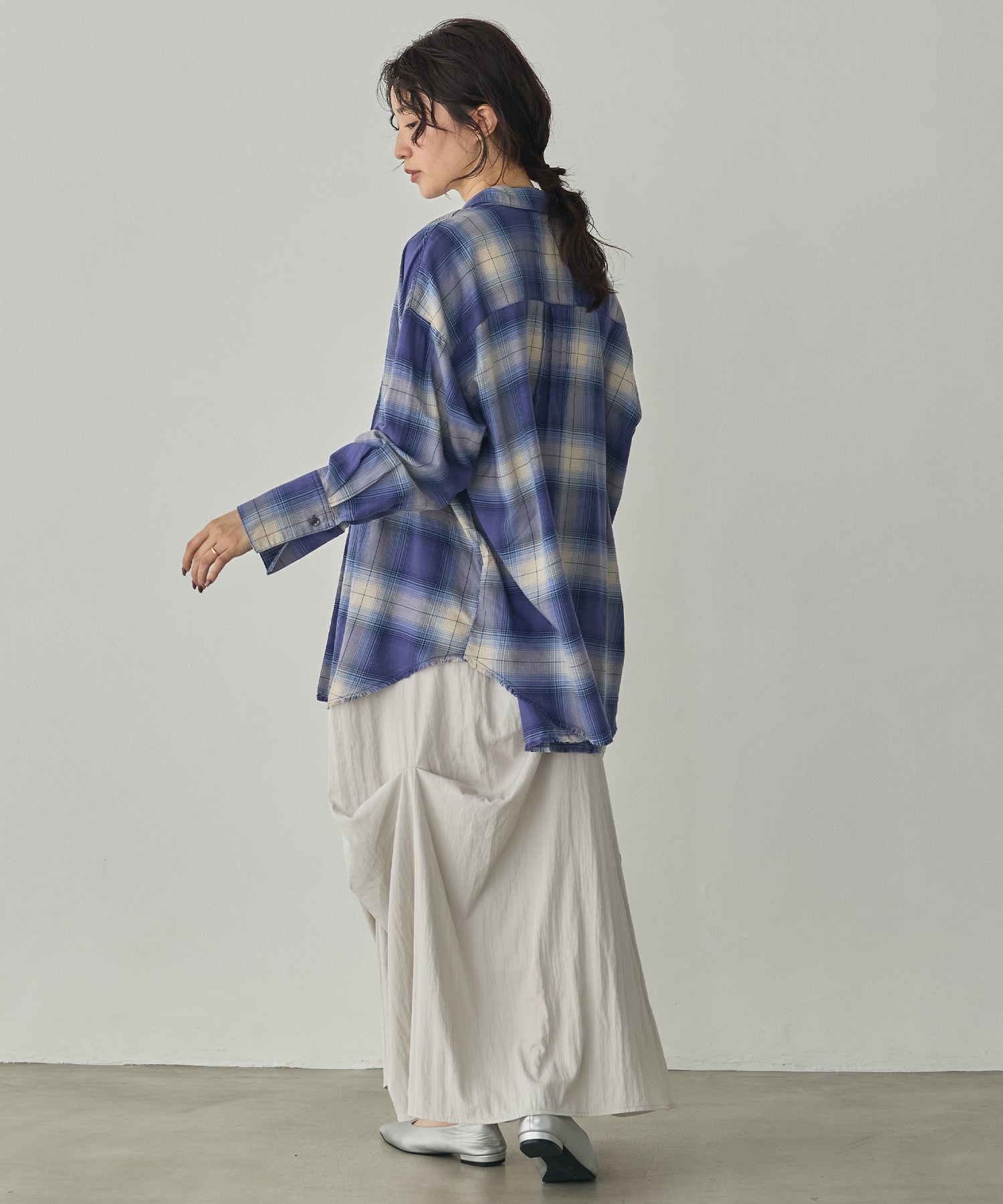 CHECKERED TUCKED-IN SHIRT