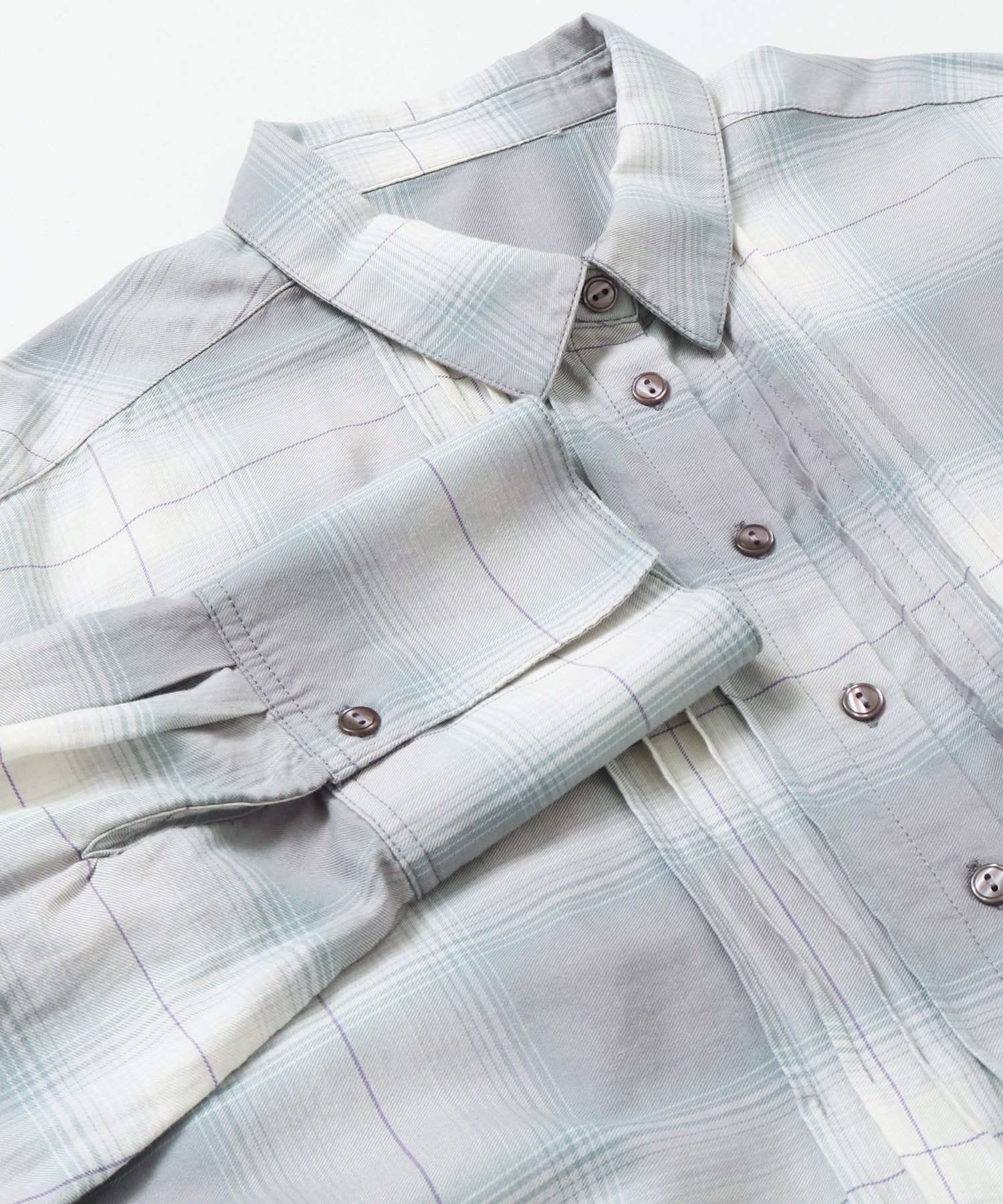 CHECKERED TUCKED-IN SHIRT