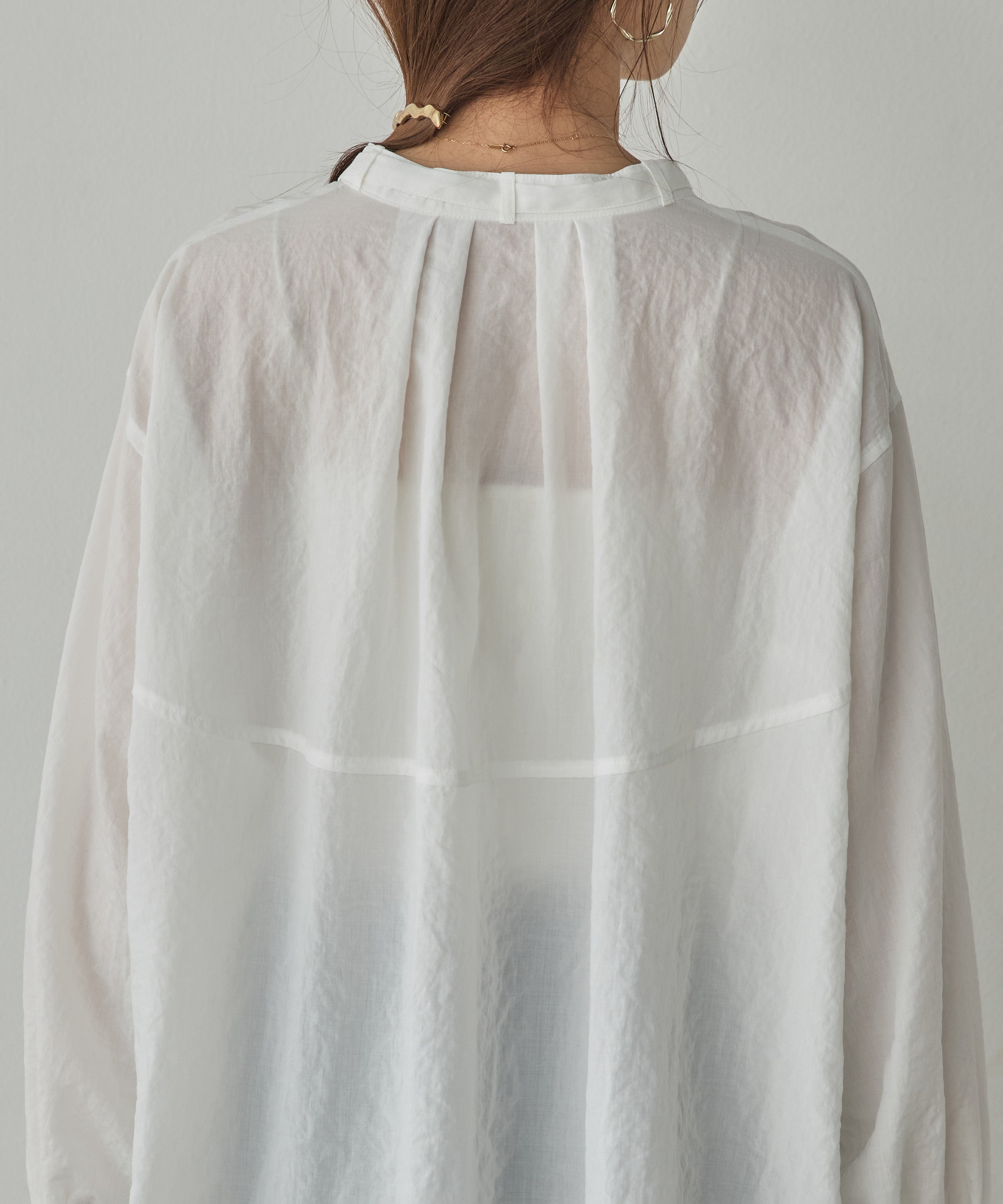2WAY BACK-GATHERED BOW-TIE BLOUSE
