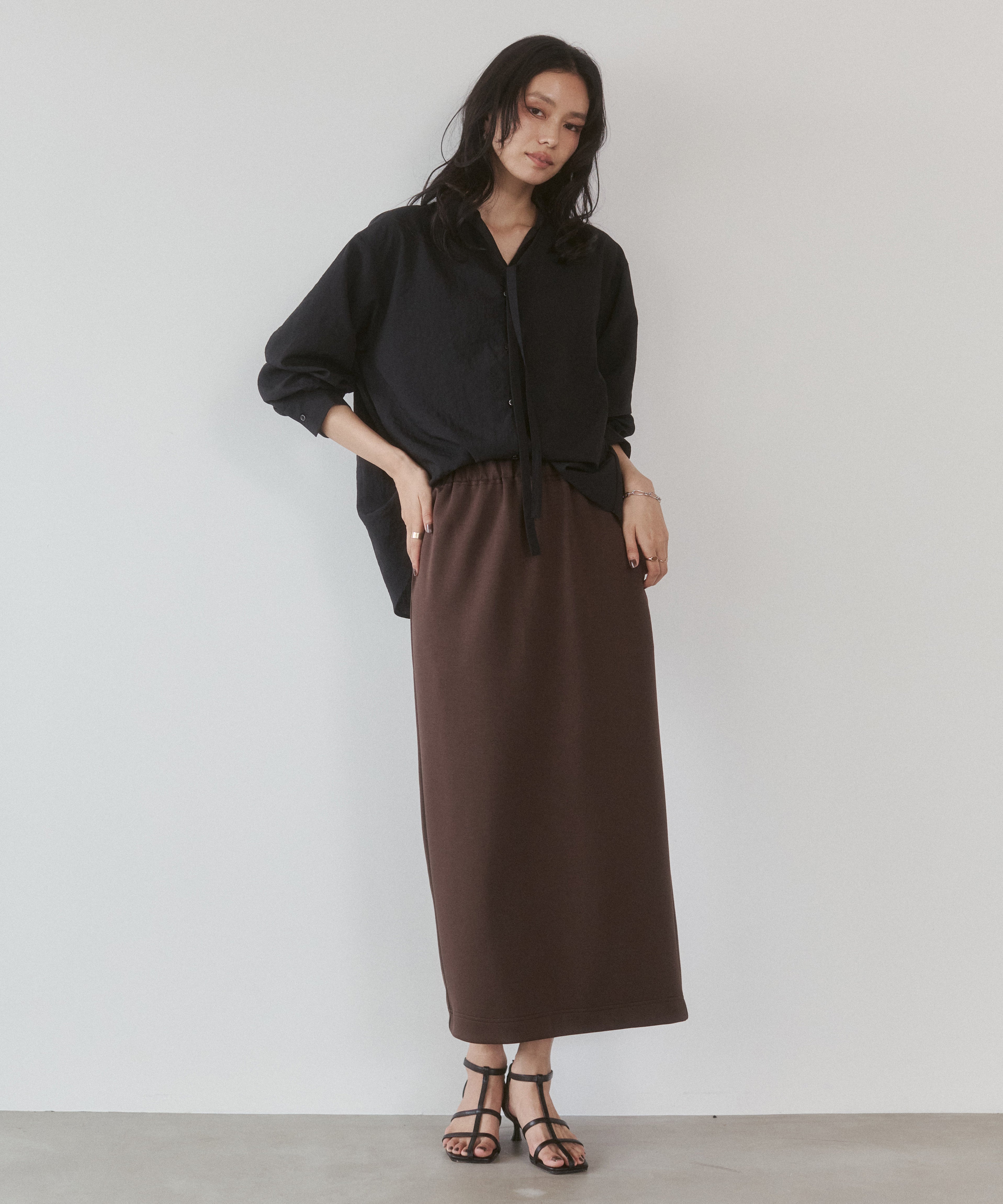 2WAY BACK-GATHERED BOW-TIE BLOUSE