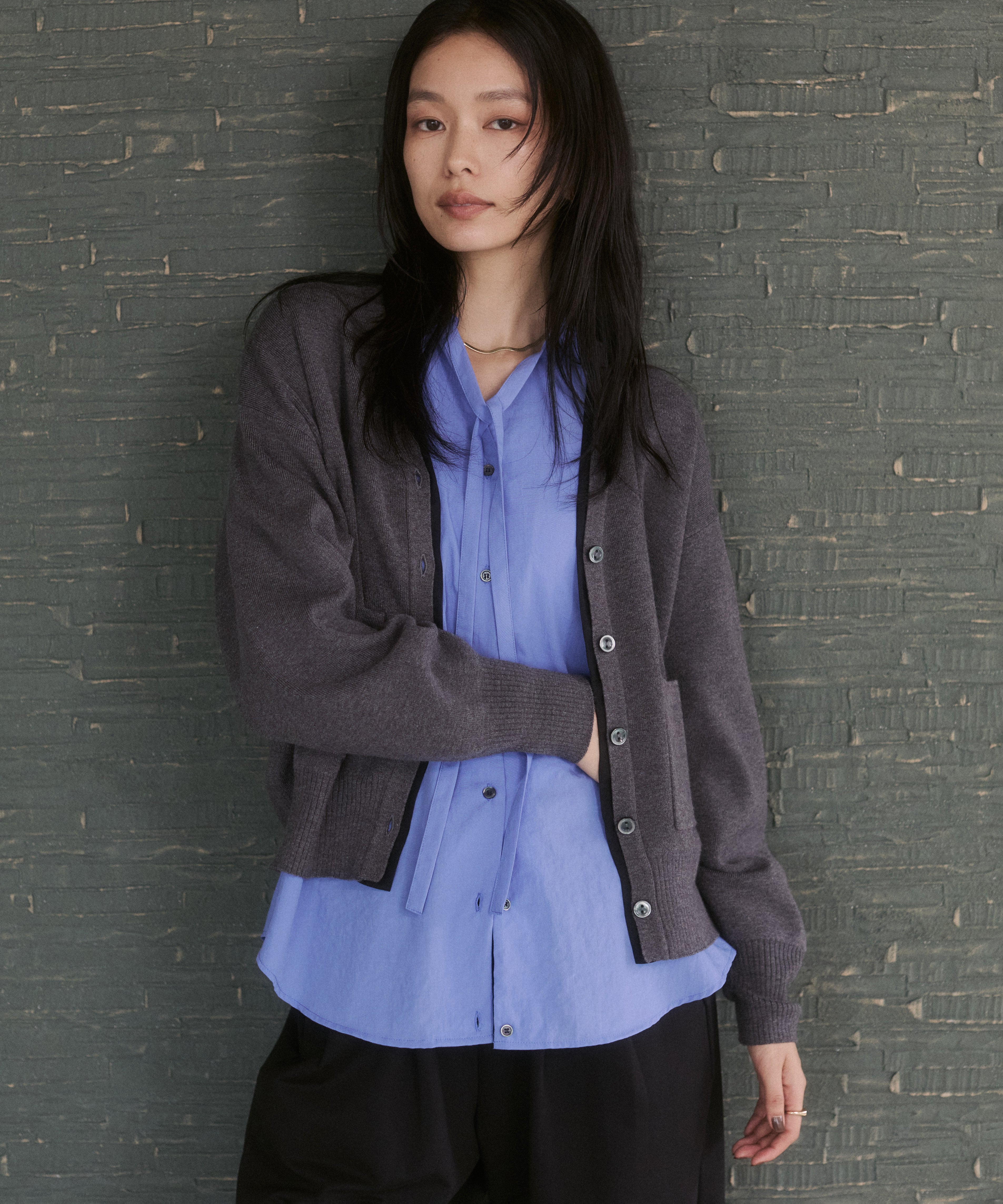 2WAY BACK-GATHERED BOW-TIE BLOUSE
