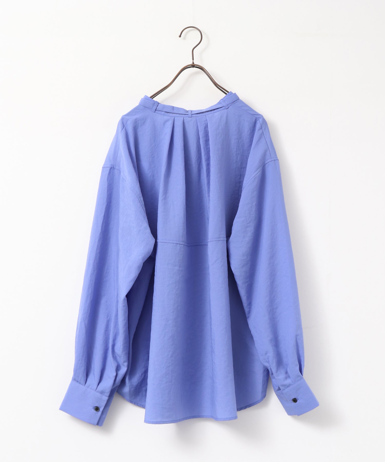 2WAY BACK-GATHERED BOW-TIE BLOUSE