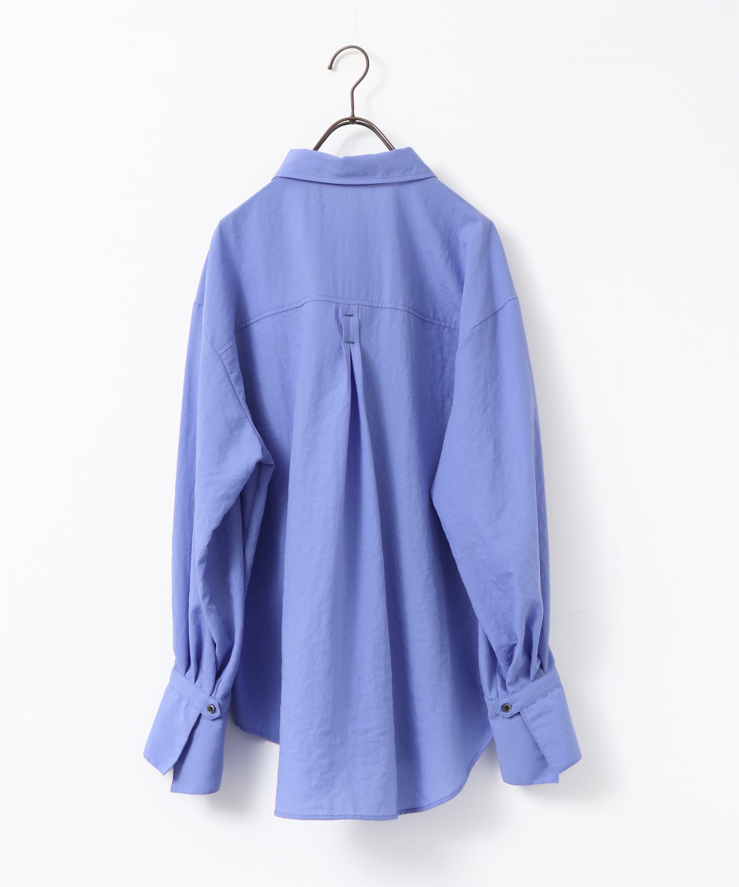 BACK-TUCK CUFFS SHIRT