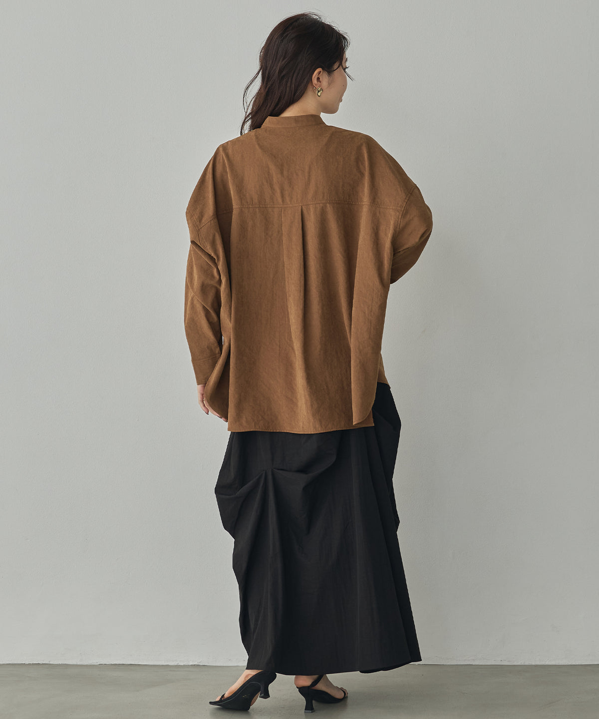 PEACH SUEDE 2WAY LENGTH BAND COLLAR SHIRT