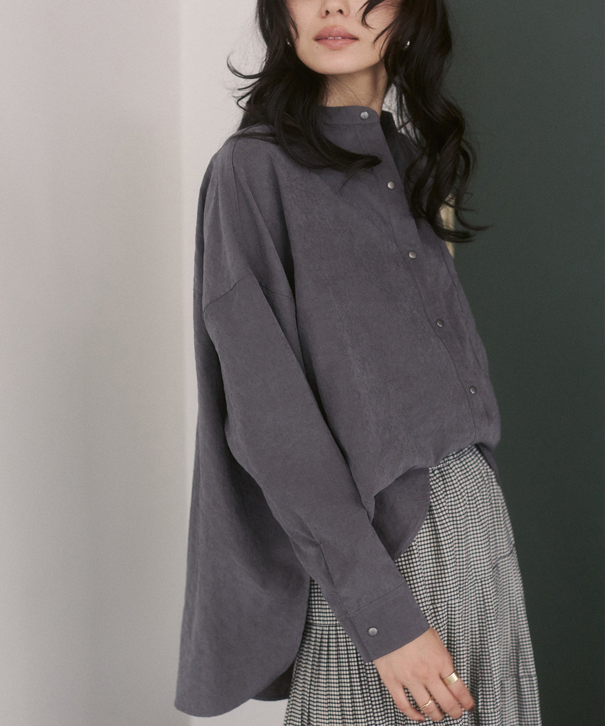 PEACH SUEDE 2WAY LENGTH BAND COLLAR SHIRT