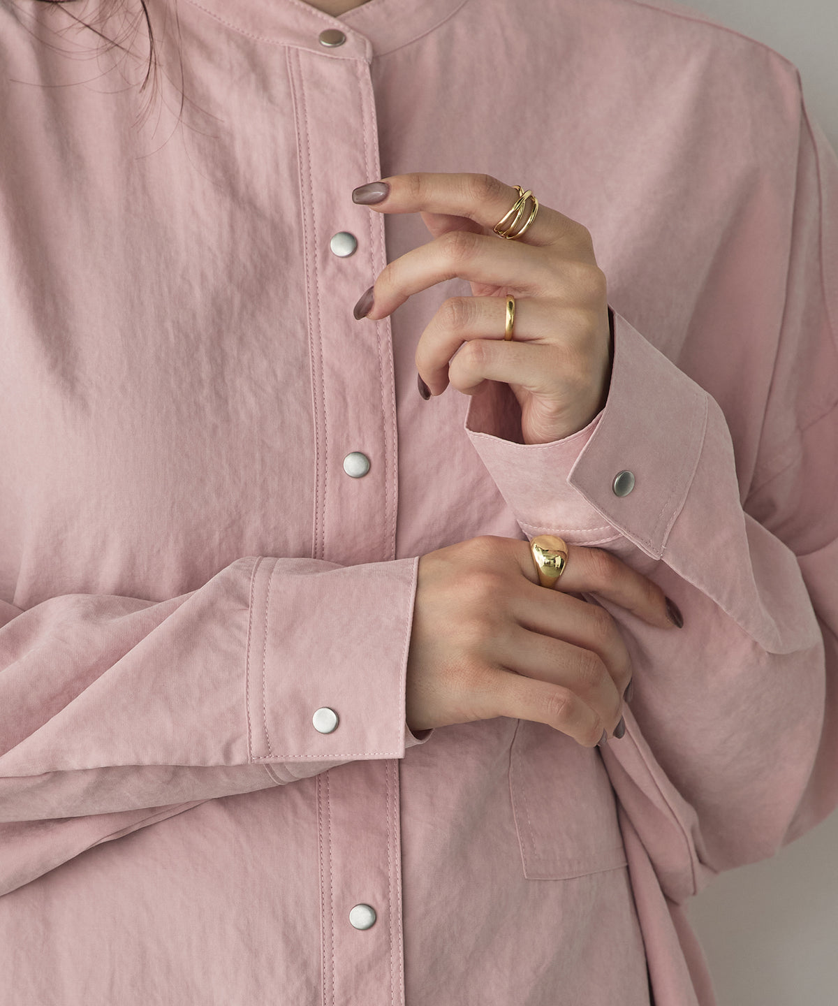 PEACH SUEDE 2WAY LENGTH BAND COLLAR SHIRT