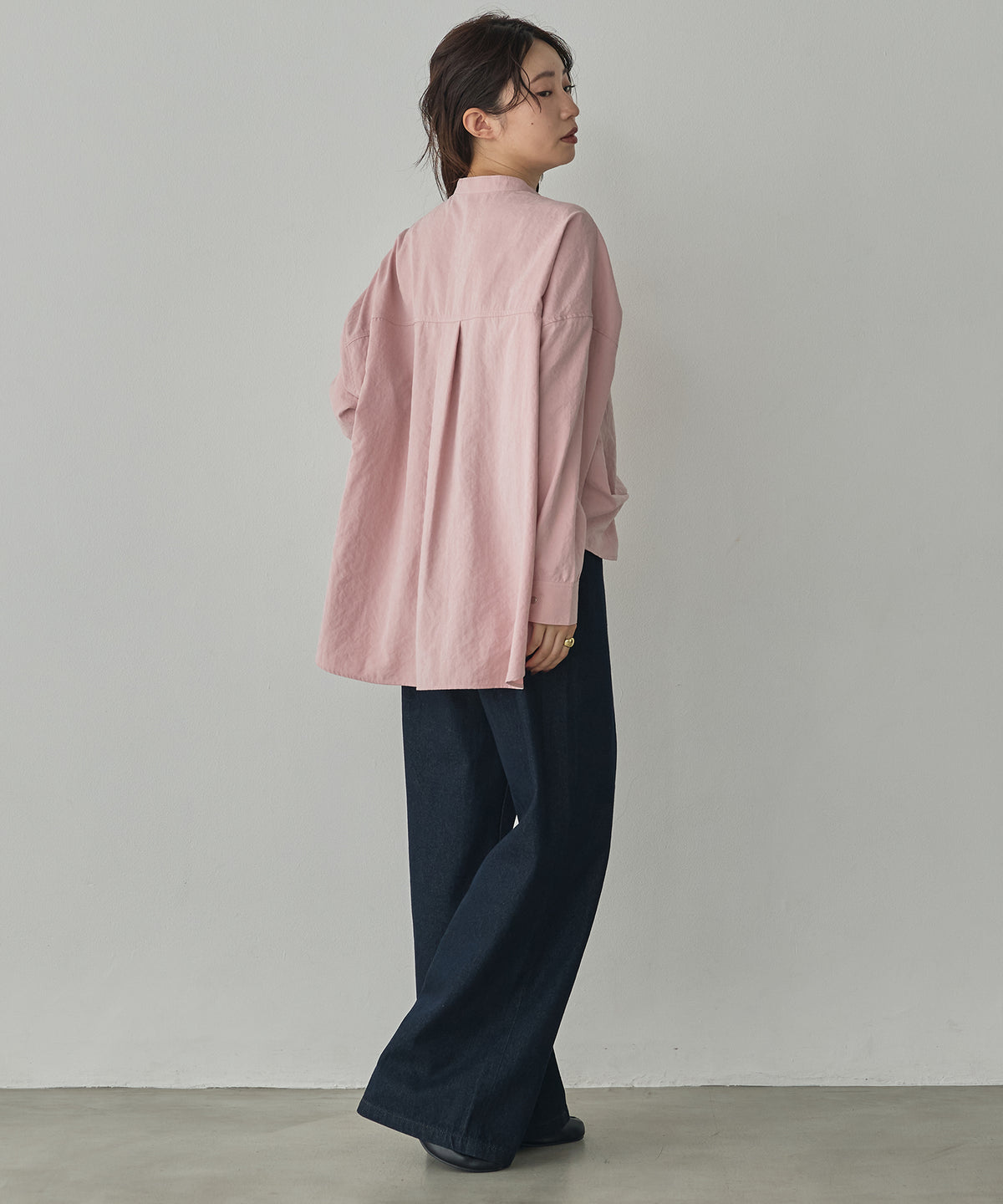 PEACH SUEDE 2WAY LENGTH BAND COLLAR SHIRT