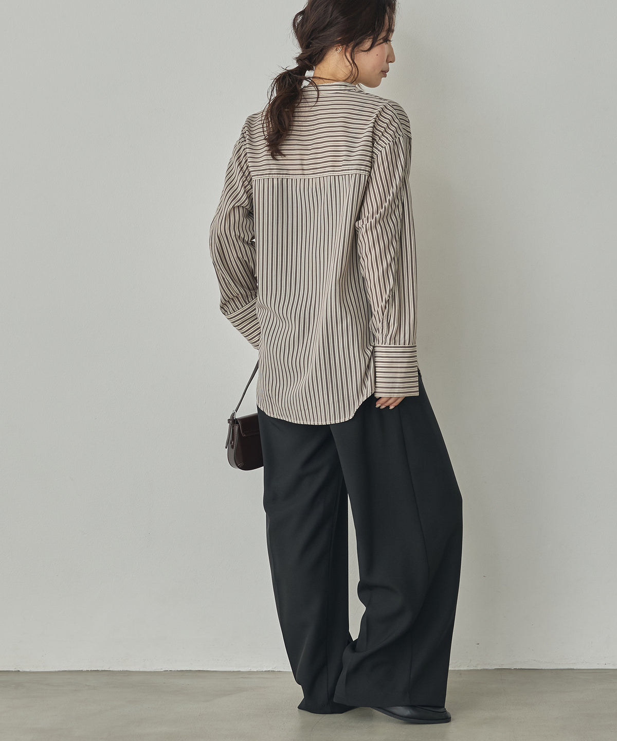 TUCK SLEEVE SHIRT