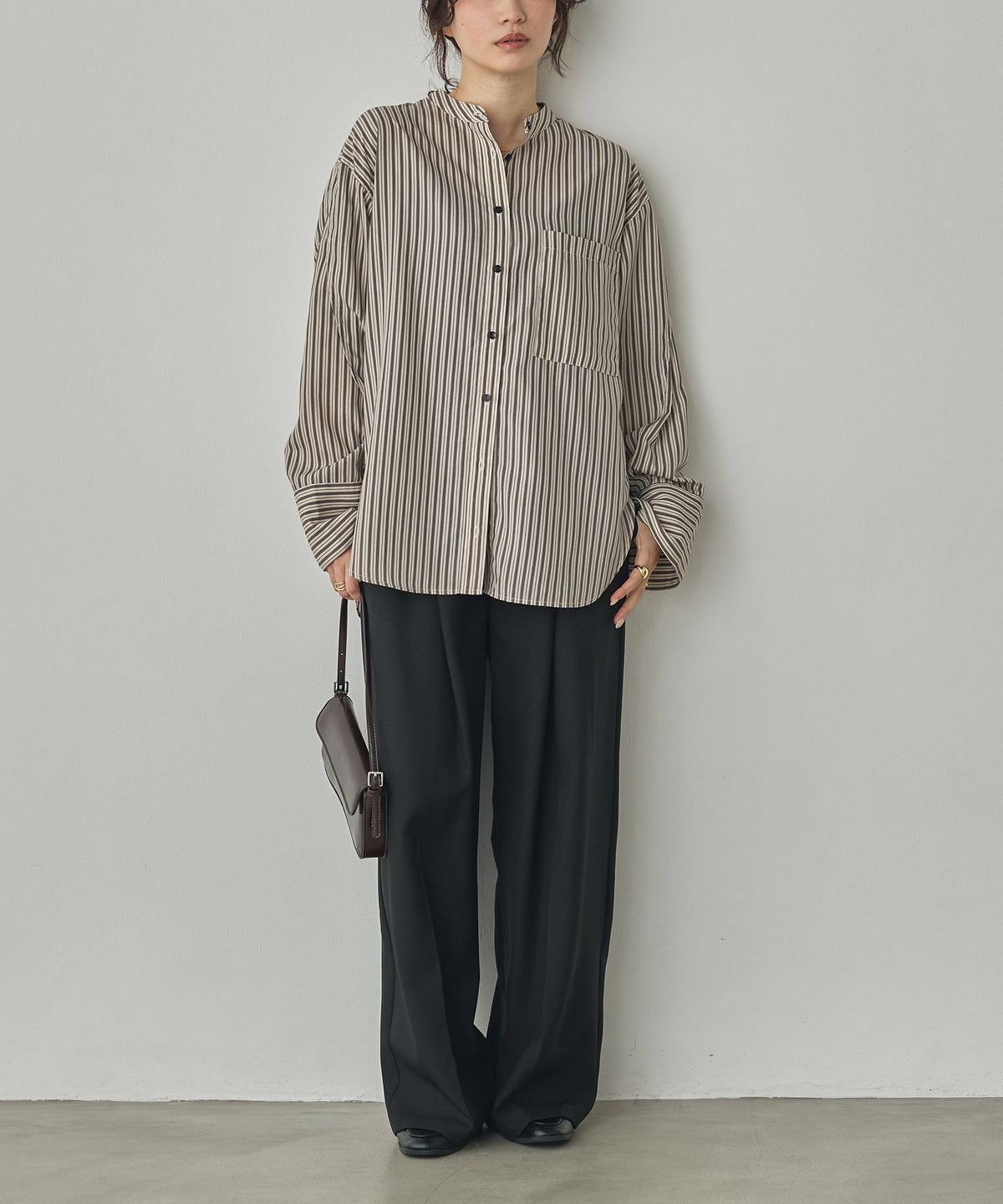 TUCK SLEEVE SHIRT