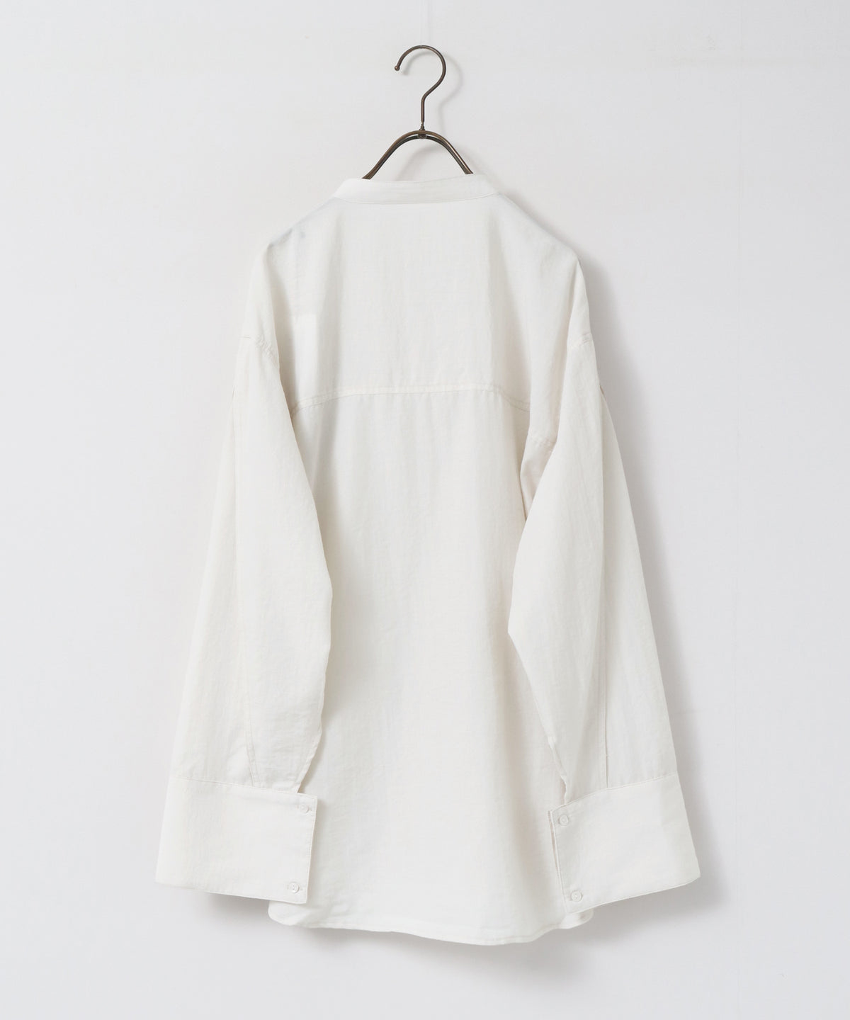 TUCK SLEEVE SHIRT