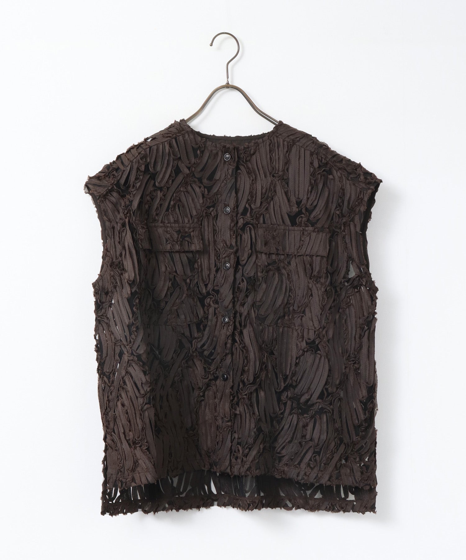 MOTIF LACE SLEEVELESS SHIRT