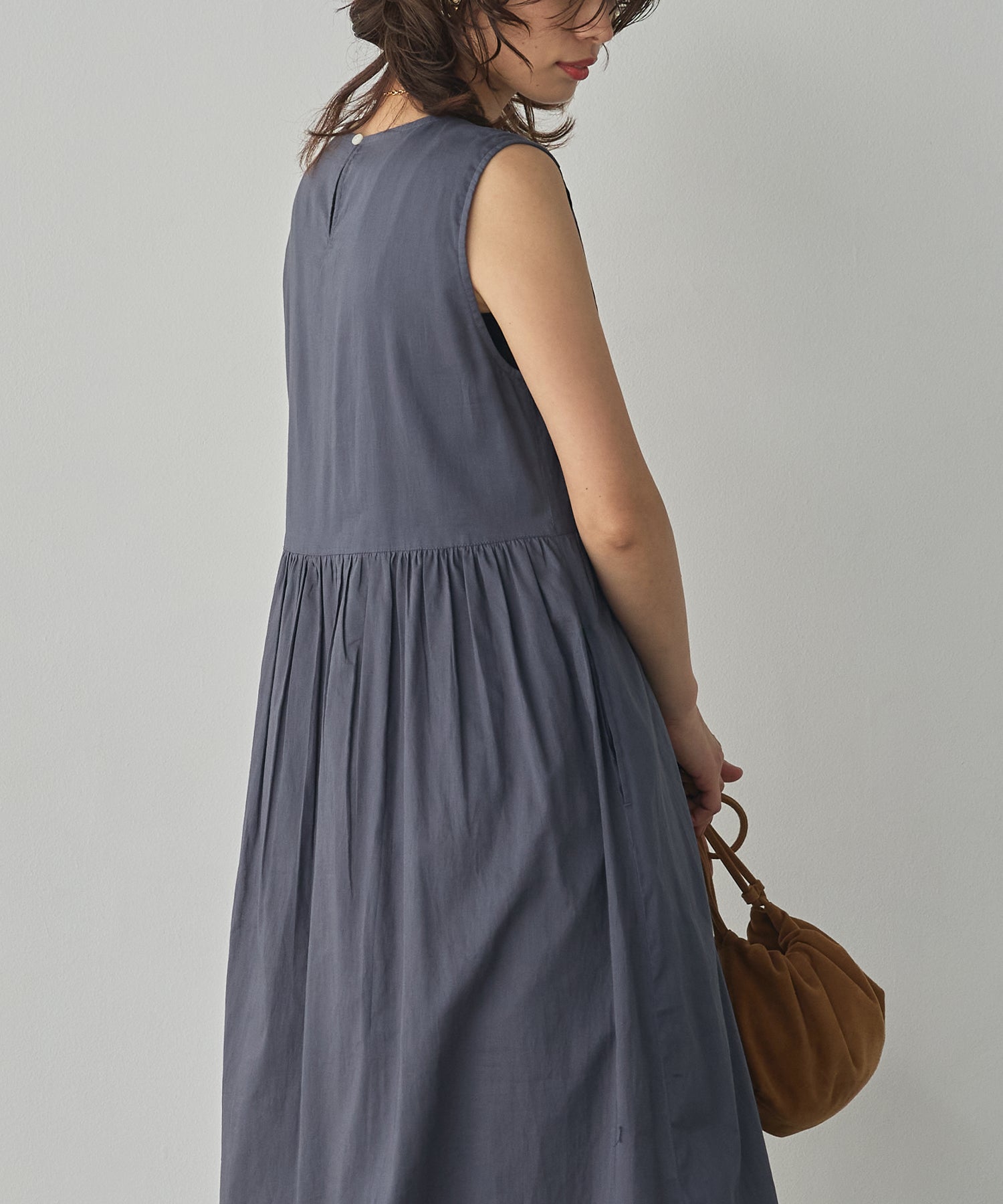 PINTUCK SLEEVELESS ONE-PIECE