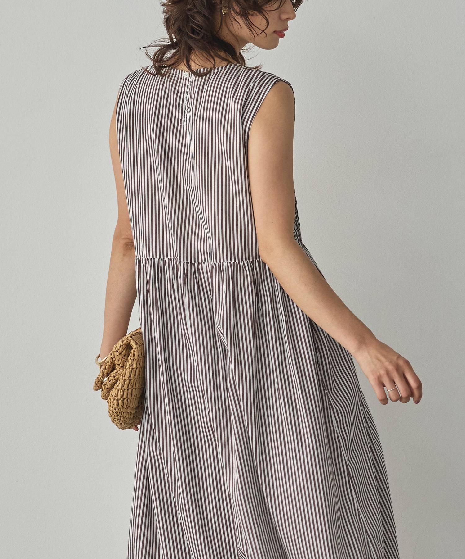 PINTUCK SLEEVELESS ONE-PIECE