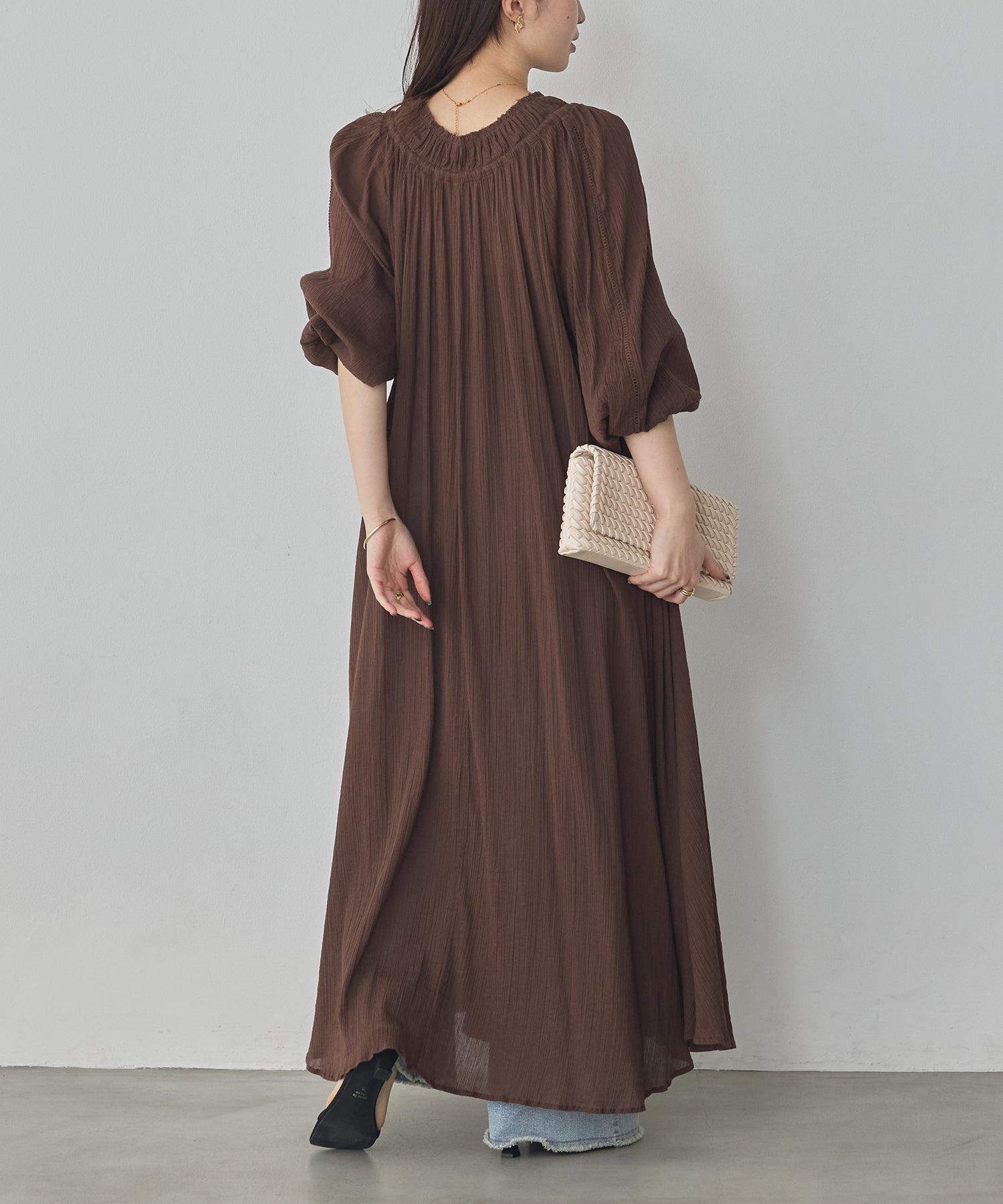 SKIPPER NECK GATHERED DRESS