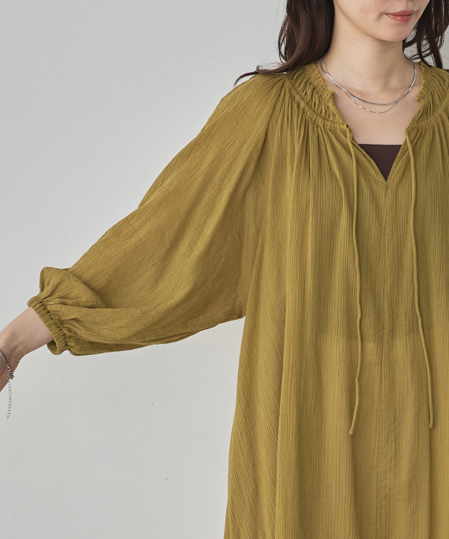 SKIPPER NECK GATHERED DRESS