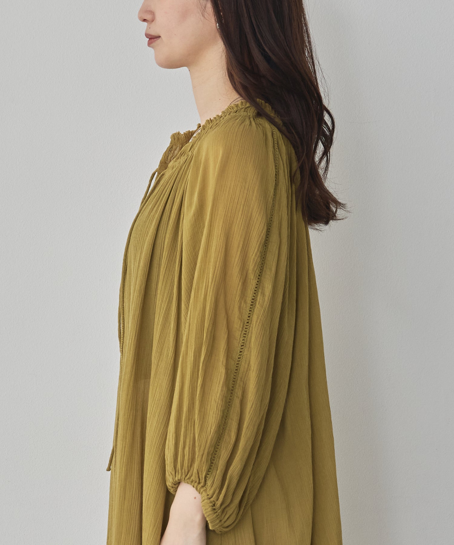 SKIPPER NECK GATHERED DRESS
