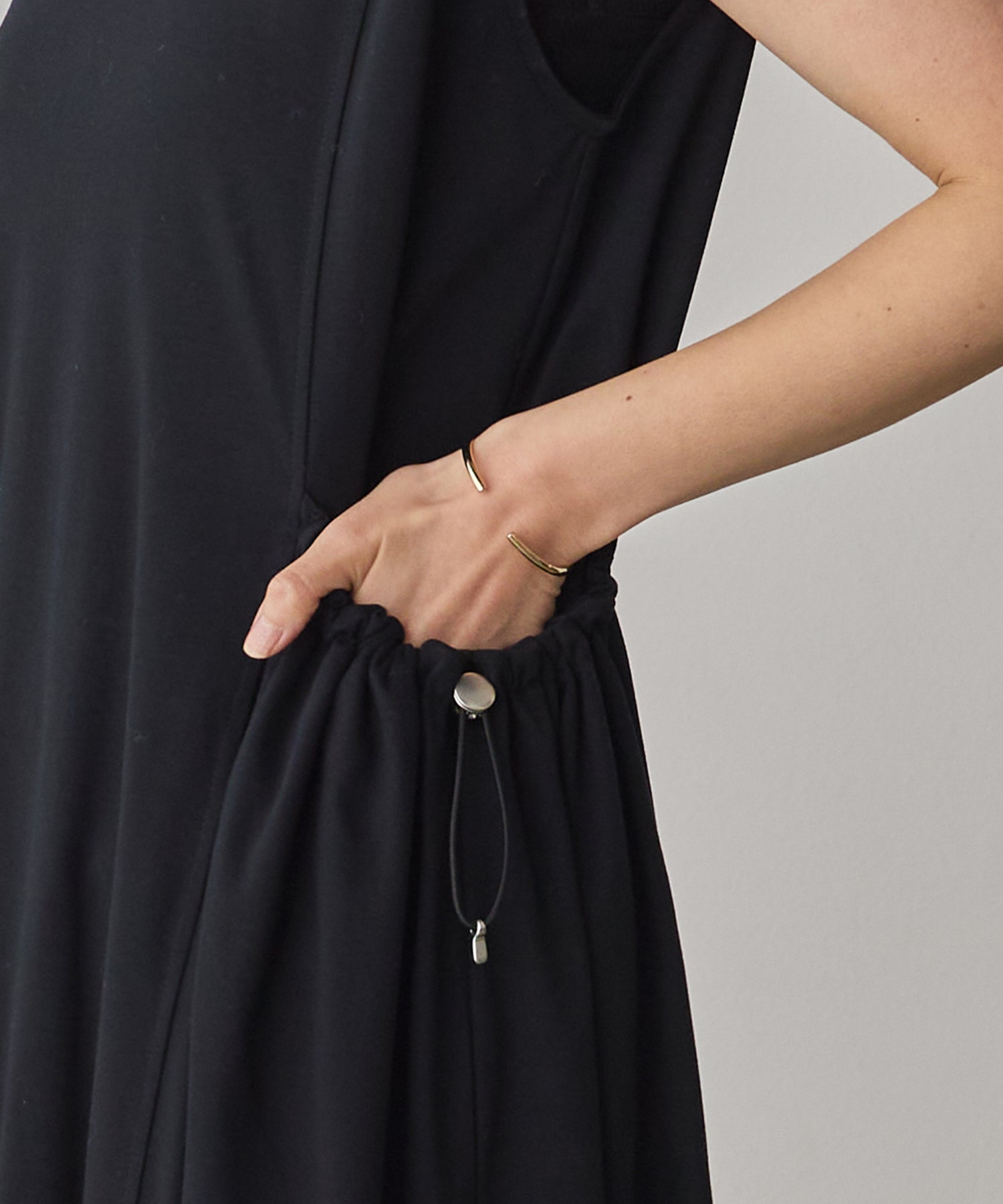 COMPACT SMOOTH DRAWSTRING DESIGN DRESS