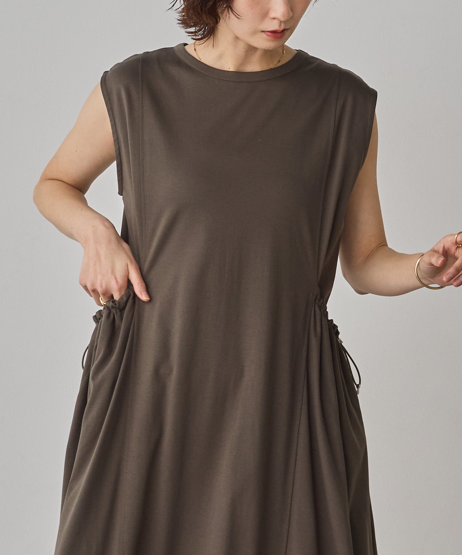 COMPACT SMOOTH DRAWSTRING DESIGN DRESS