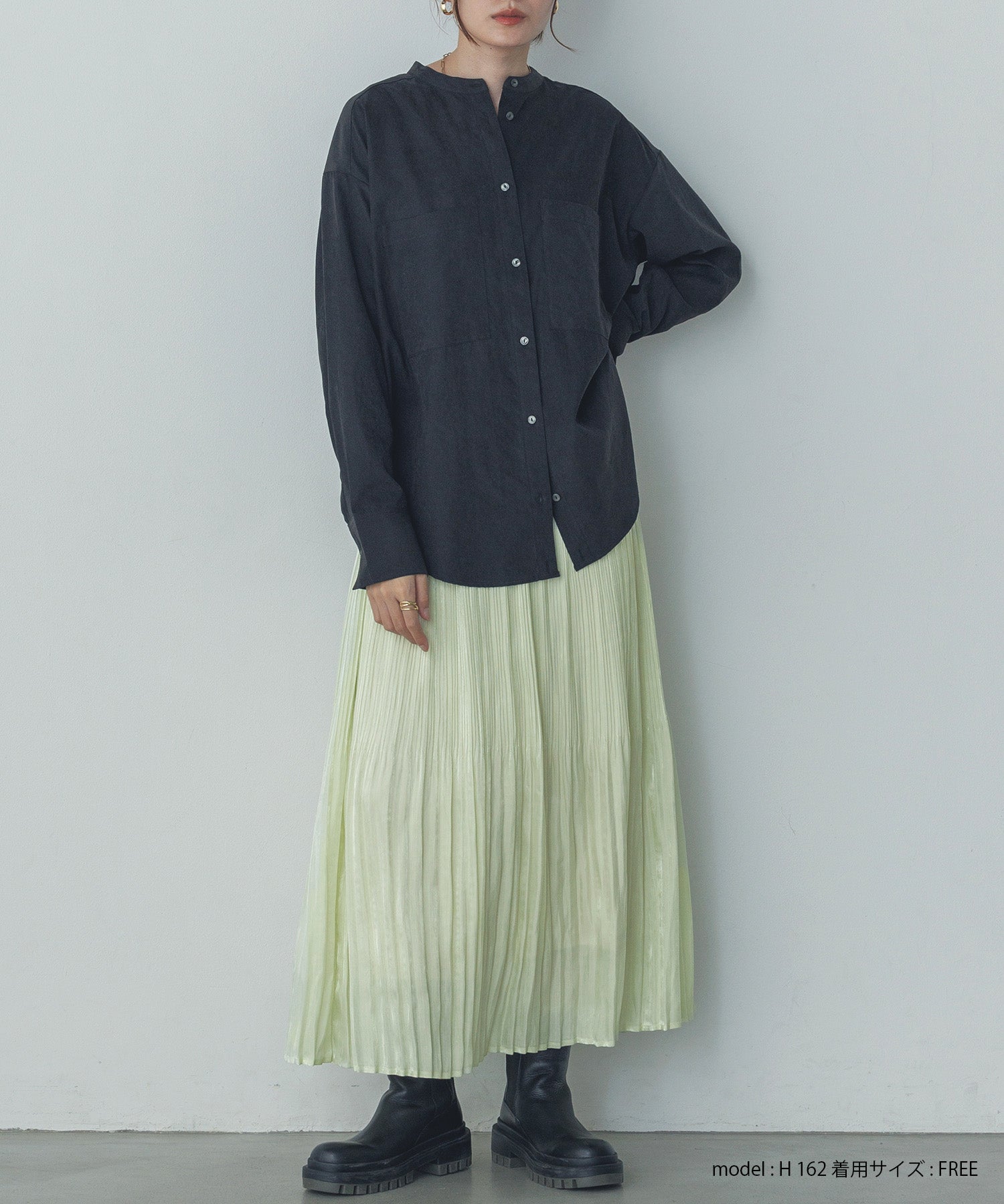 サテンランダムプリーツスカート